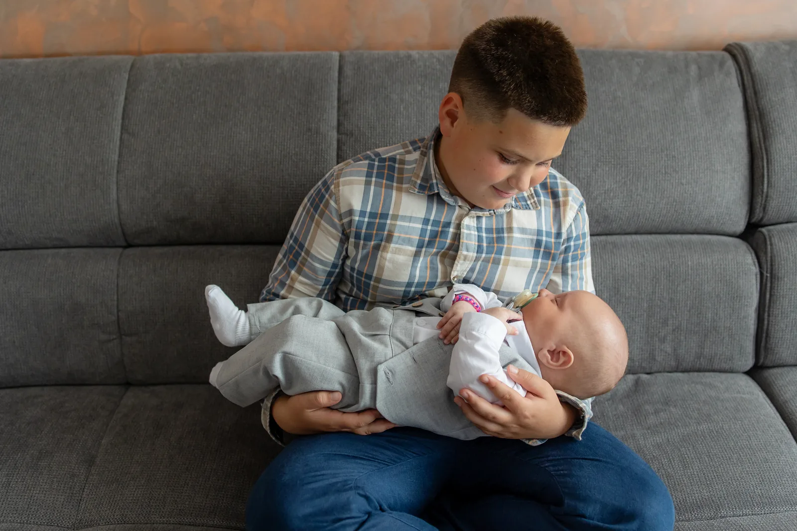 Botezul lui Alex — botez rochelle cluj alex frate tine bebelus — fotograf botez