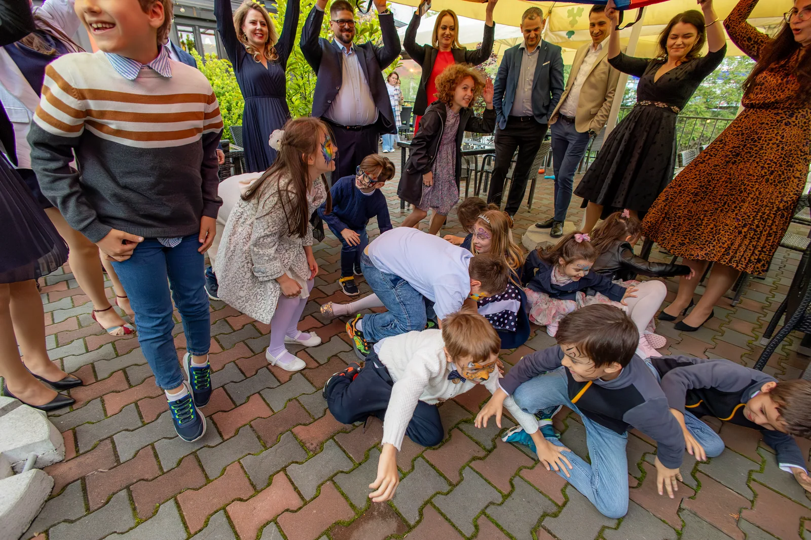 Botezul lui Alex — botez rochelle cluj alex copii joaca terasa baloane — fotograf botez