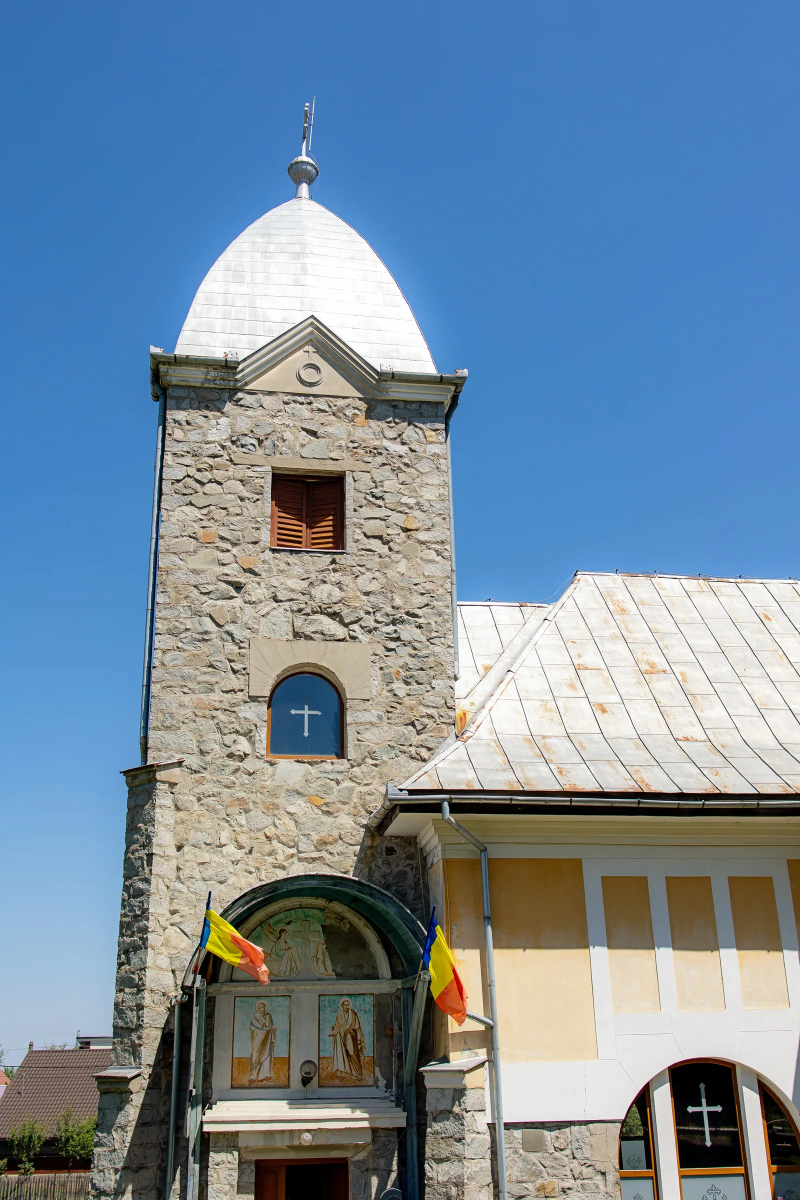 Botezul lui Alex — botez colt de rai marisel biserica turn piatra tricolor — fotograf botez