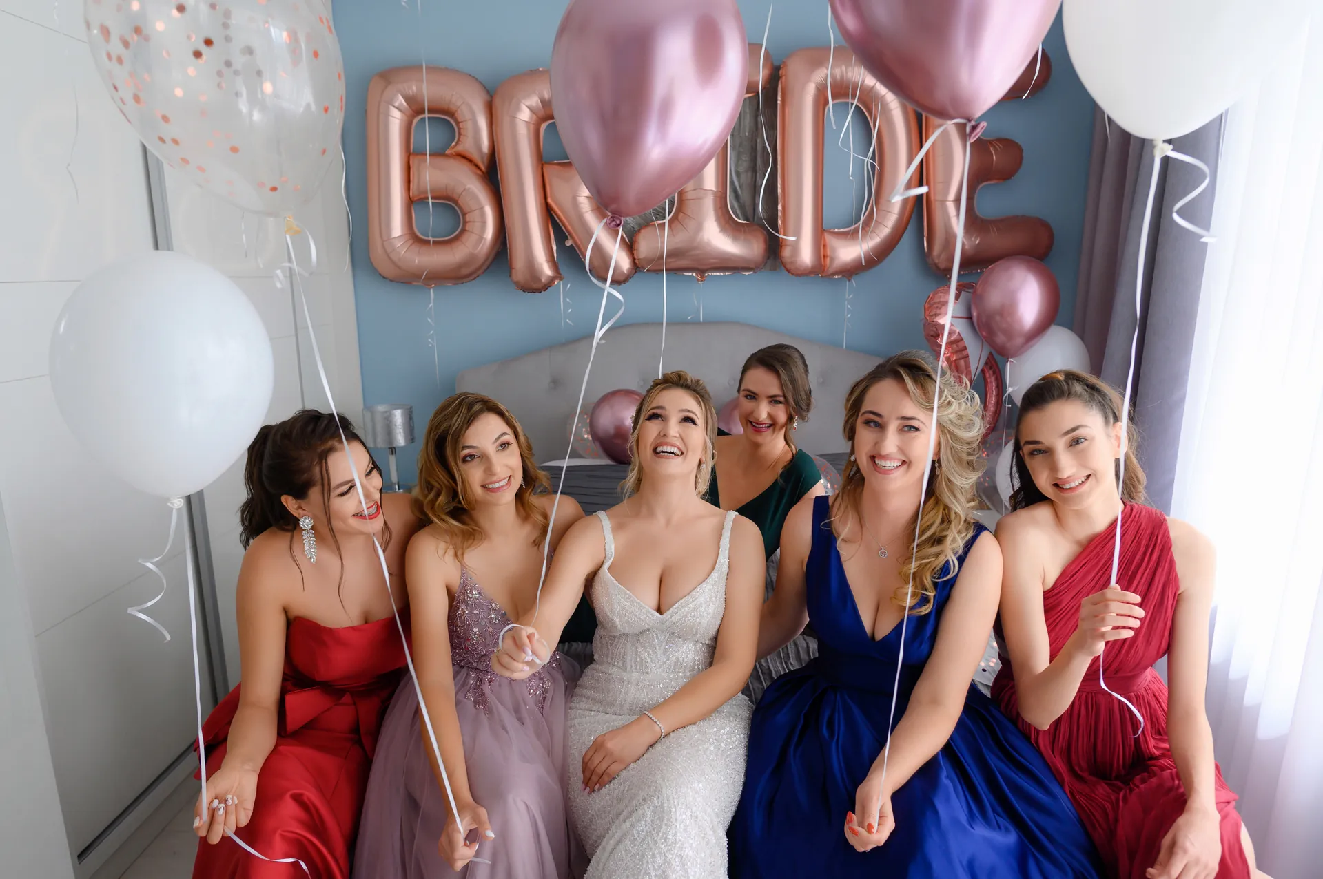 Alexandra & Cristi — nunta wonderland cluj mireasa domnisoare onoare pat — fotograf nuntă