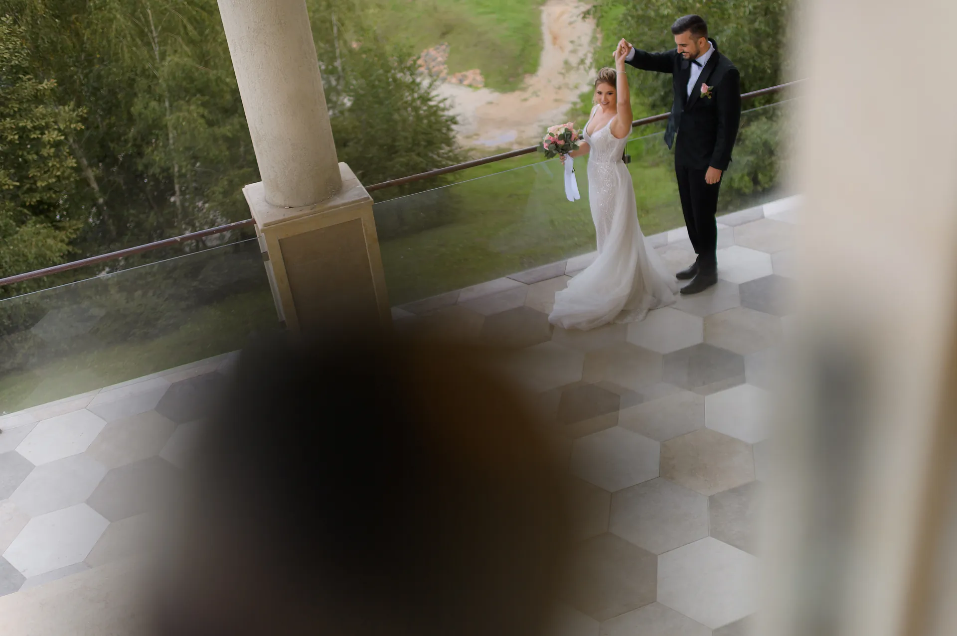Alexandra & Cristi — nunta wonderland cluj cuplu balcon invarte aerial — fotograf nuntă