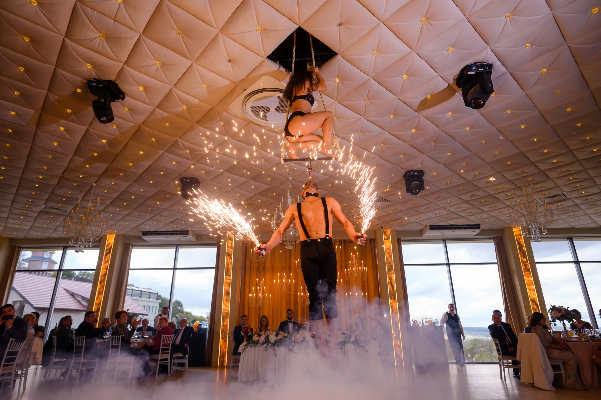 Alexandra & Cristi — nunta wonderland cluj acrobat aerian scantei — fotograf nuntă