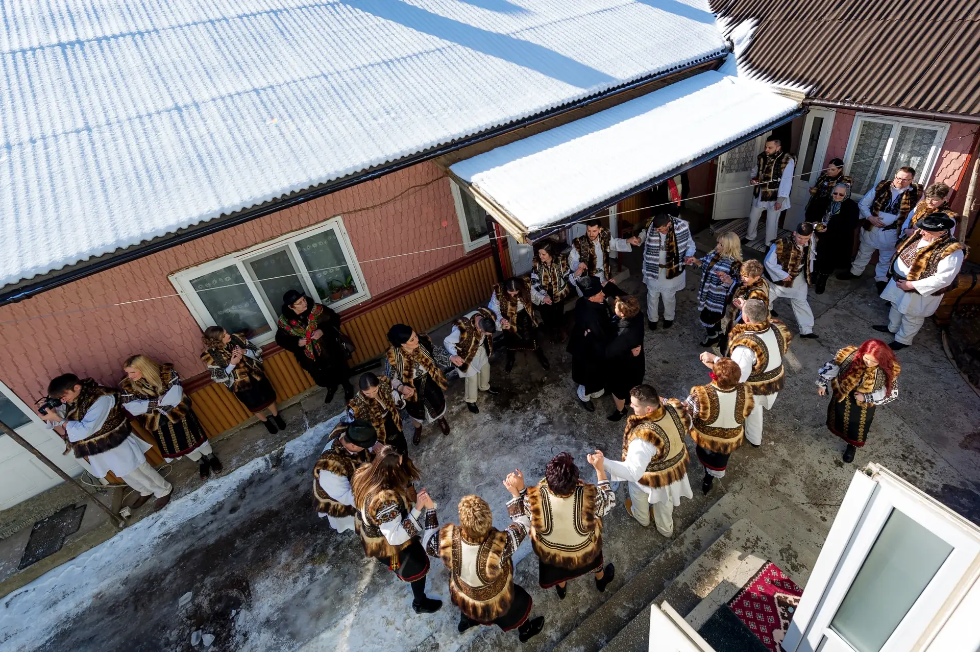 Alexandra & Mike &mdash; alai cu nași în zăpadă, Bucovina