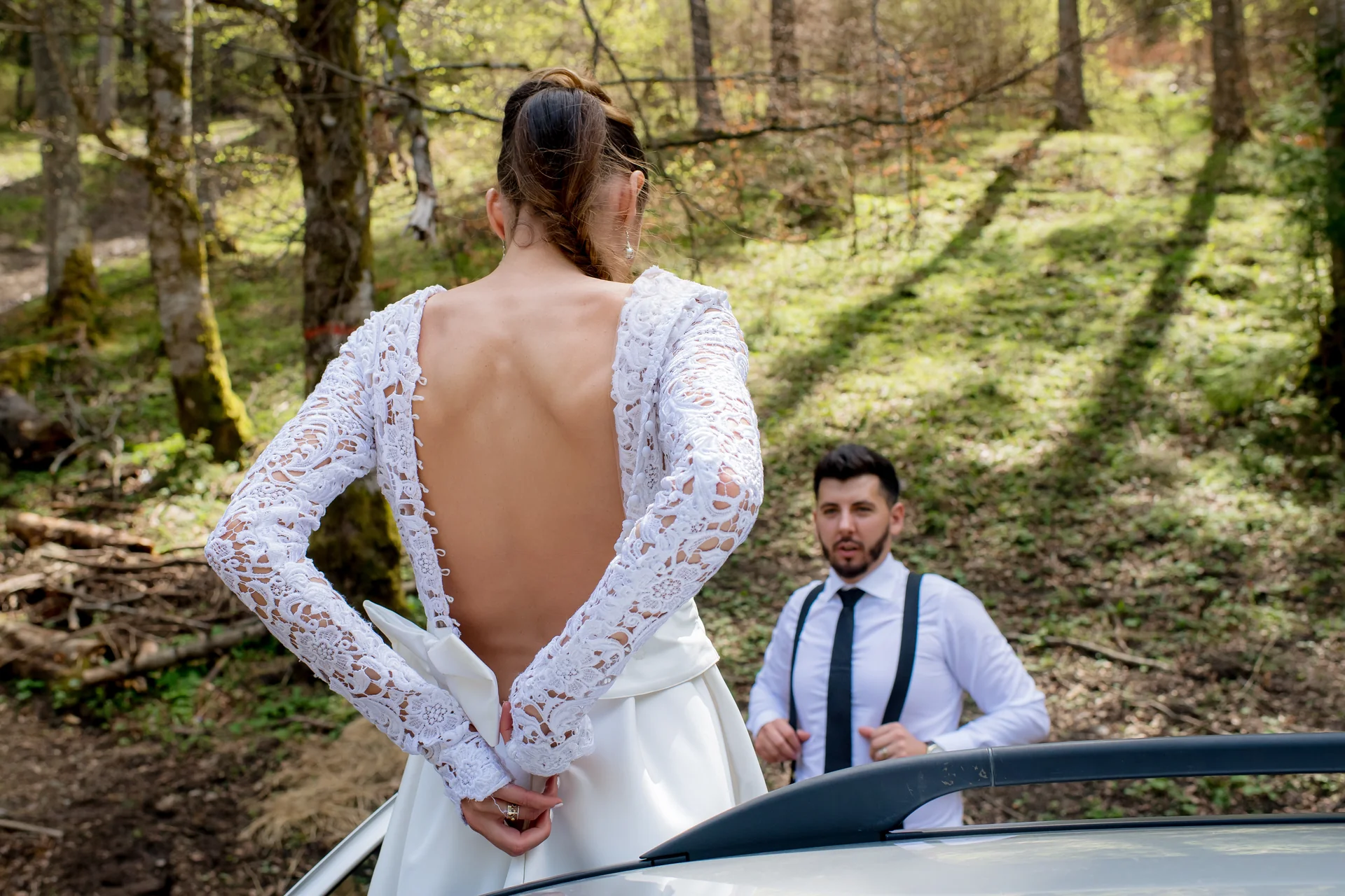 Alexandra & Mike — nunta campulung moldovenesc castelul dracula ttd miri peisaj dealuri bucovina cuplu imbratisare — fotograf nuntă