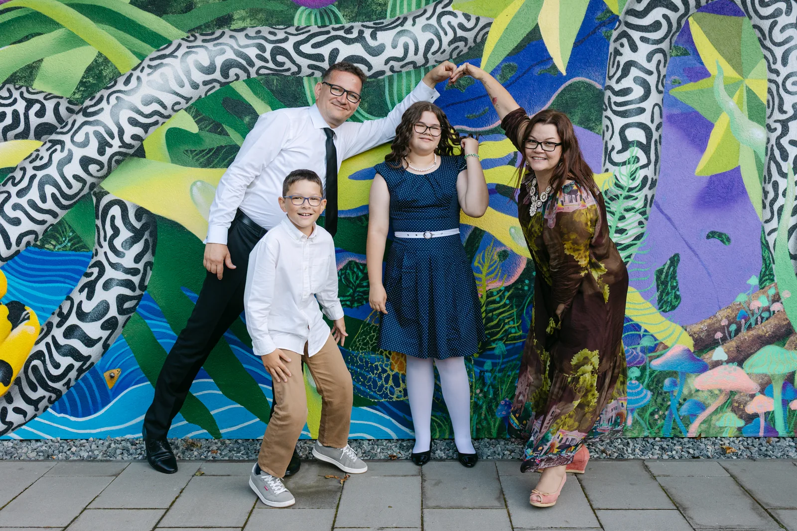 Botezul Alexiei — botez alexia wild garden cluj napoca familie saritura mural atipic — fotograf botez