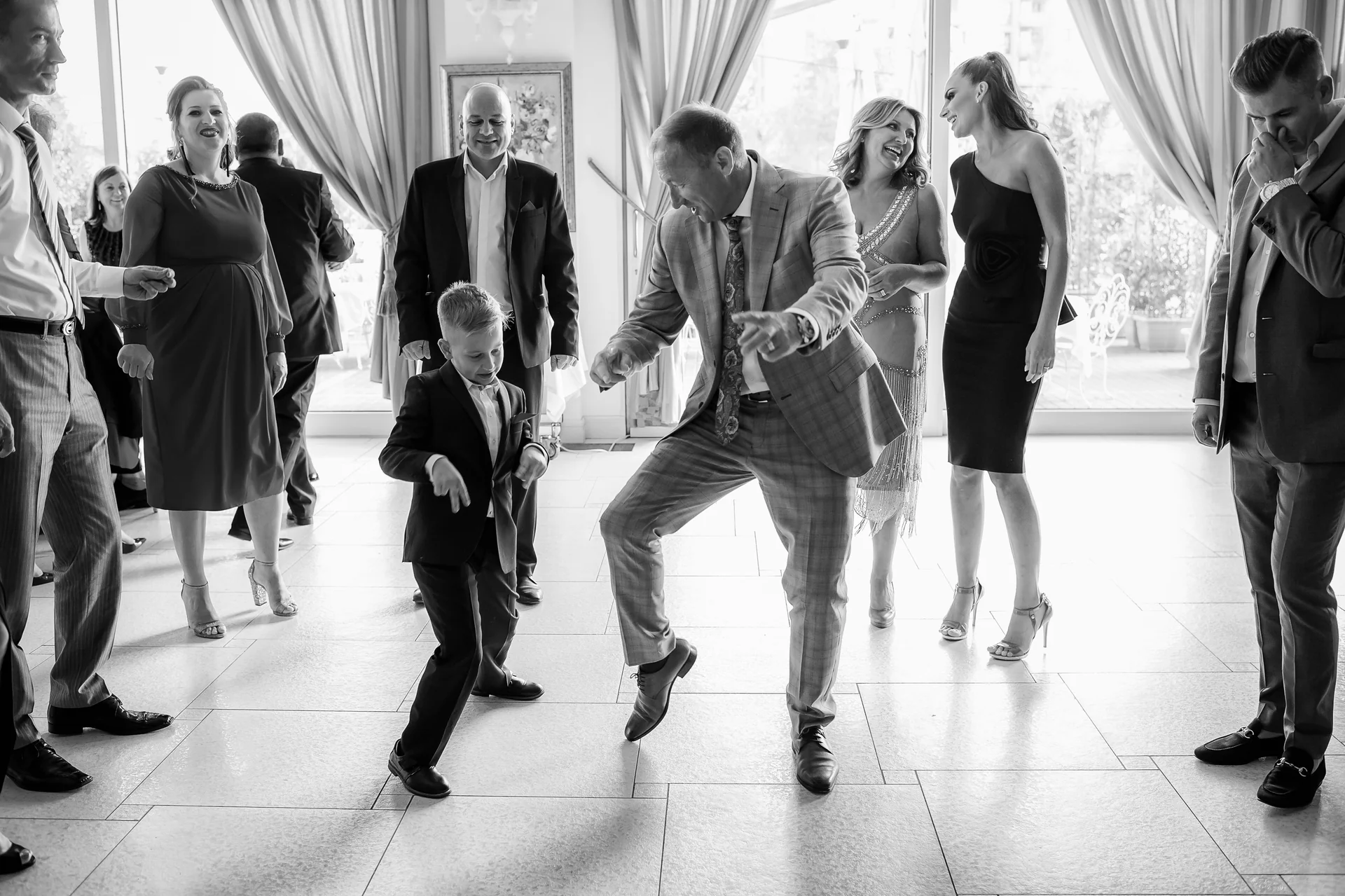 Andra & Andrei — nunta grand hotel italia cluj civila detaliu decor flori aranjament eleganta — fotograf nuntă