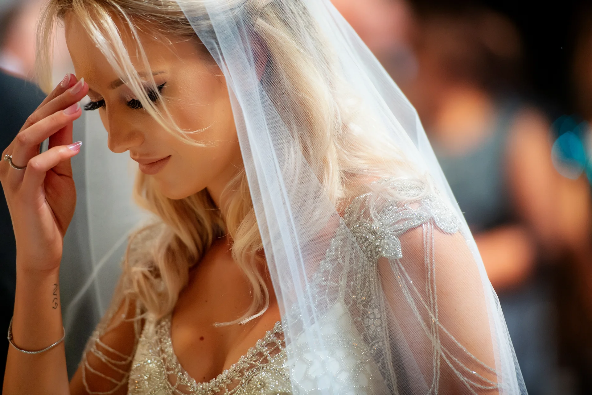 Andra & Andrei — nunta grand hotel italia cluj mireasa voal cristale ceremonie lumina aurie — fotograf nuntă