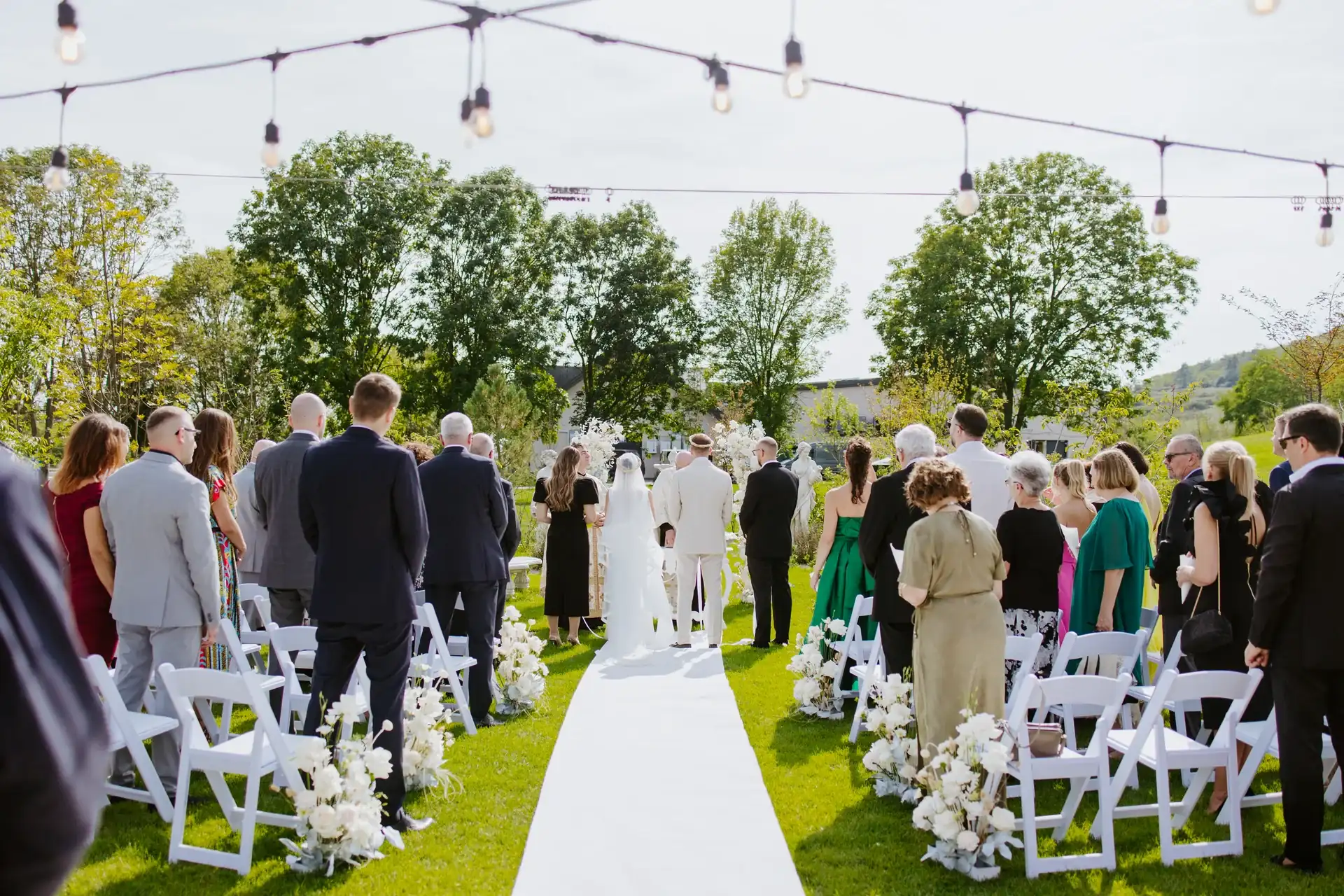 Andra & Mihai — nunta wild hills jucu cluj ceremonie invitati dealuri peisaj — fotograf nuntă