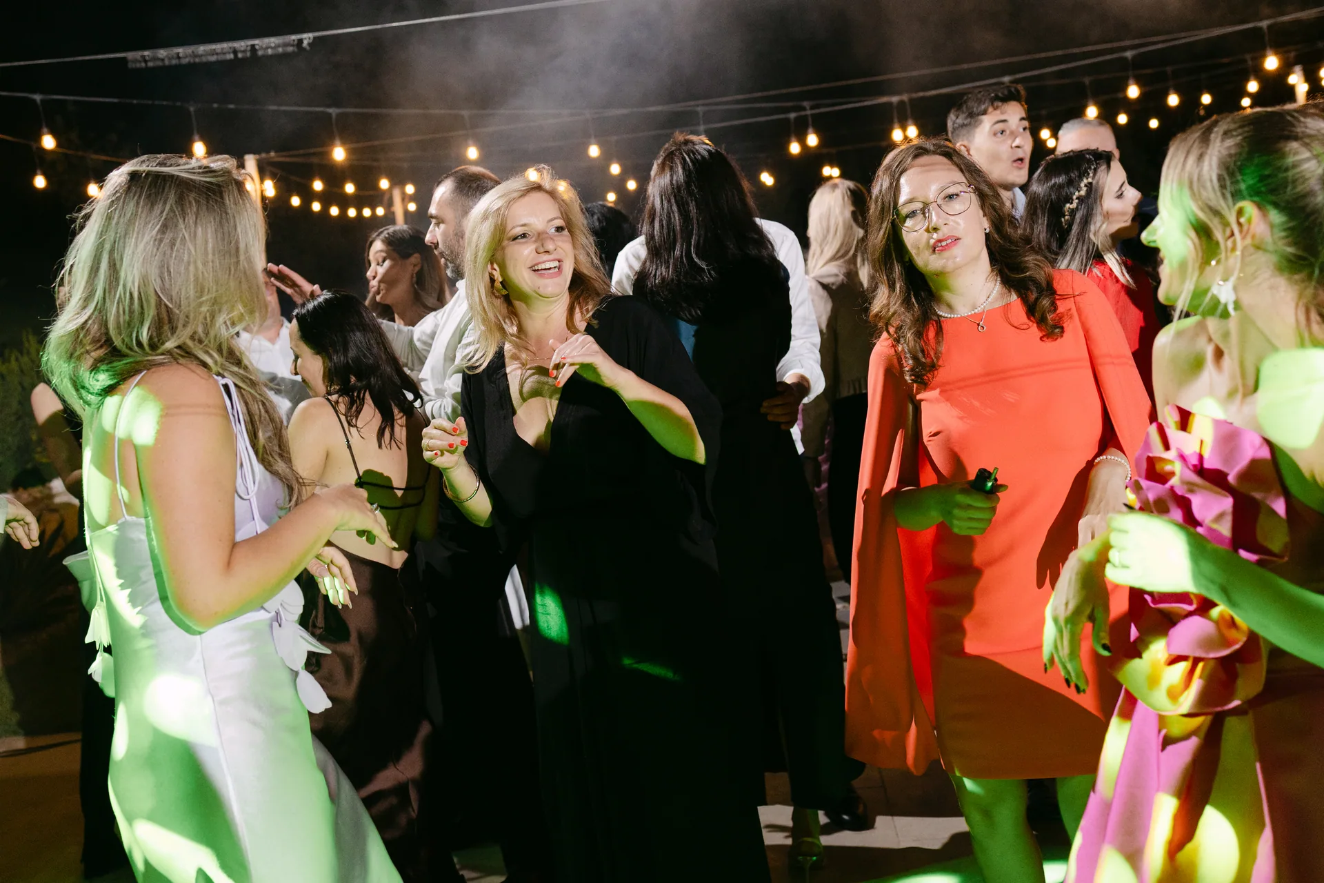Andra & Mihai — cuplu dans candid night close — fotograf nuntă