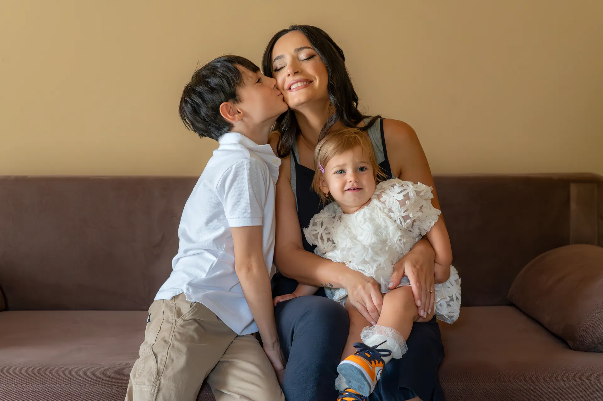 Andreea & Andrei — nunta crama la salina turda mireasa copii sarut emotie — fotograf nuntă