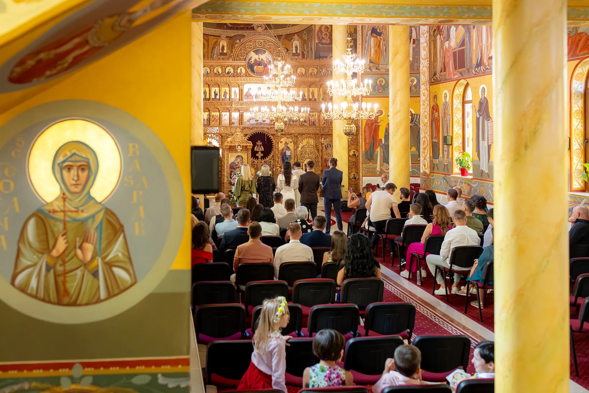Andreea & Andrei — nunta crama la salina turda biserica wide invitati — fotograf nuntă
