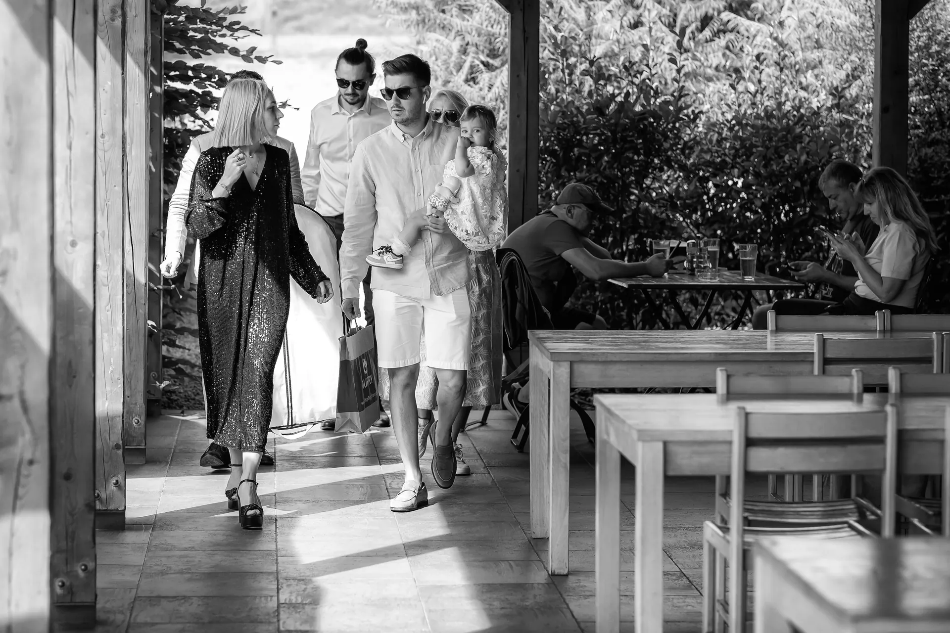 Andreea & Andrei — nunta crama la salina turda mire fiica sosire restaurant — fotograf nuntă