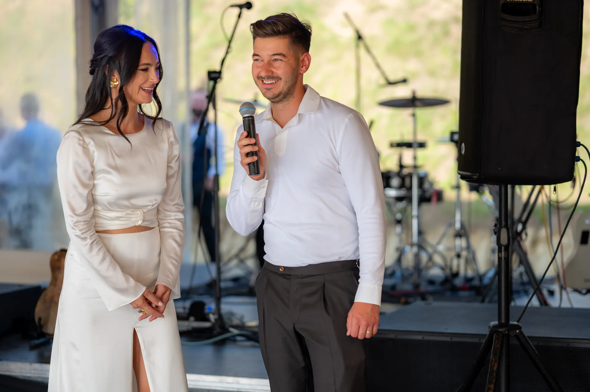 Andreea & Andrei — nunta crama la salina turda mire microfon discurs — fotograf nuntă