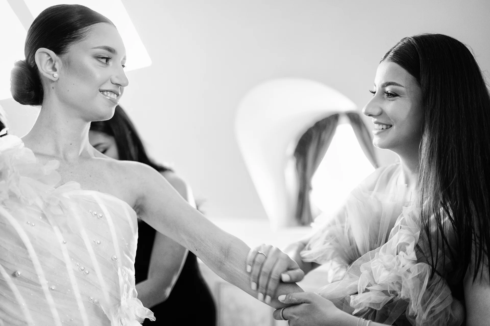 Andreea & Ștefan — nunta andreea stefan cluj mireasa prietene rid candid pregatire intim — fotograf nuntă