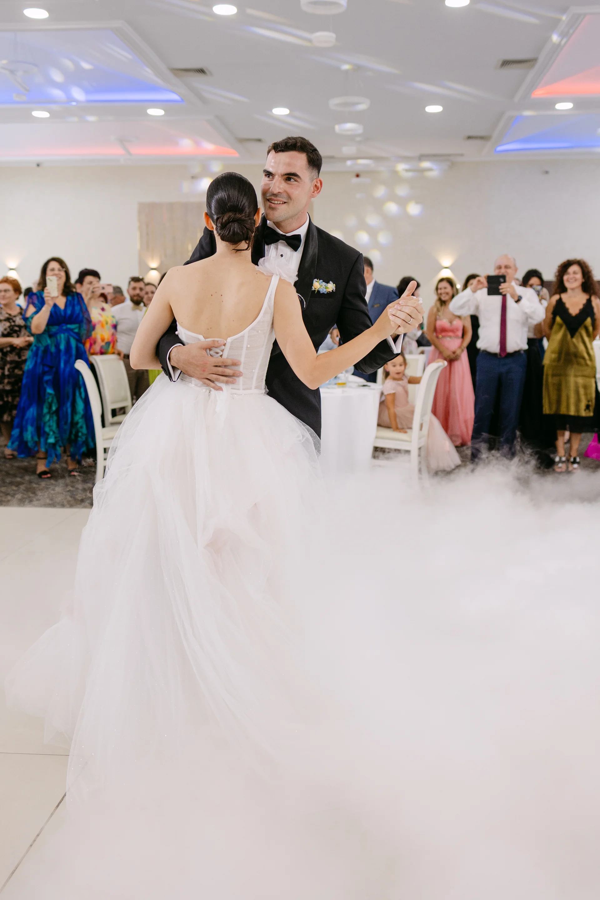 Andreea & Ștefan — nunta andreea stefan cluj miri primul dans sarut lumini moment intim — fotograf nuntă