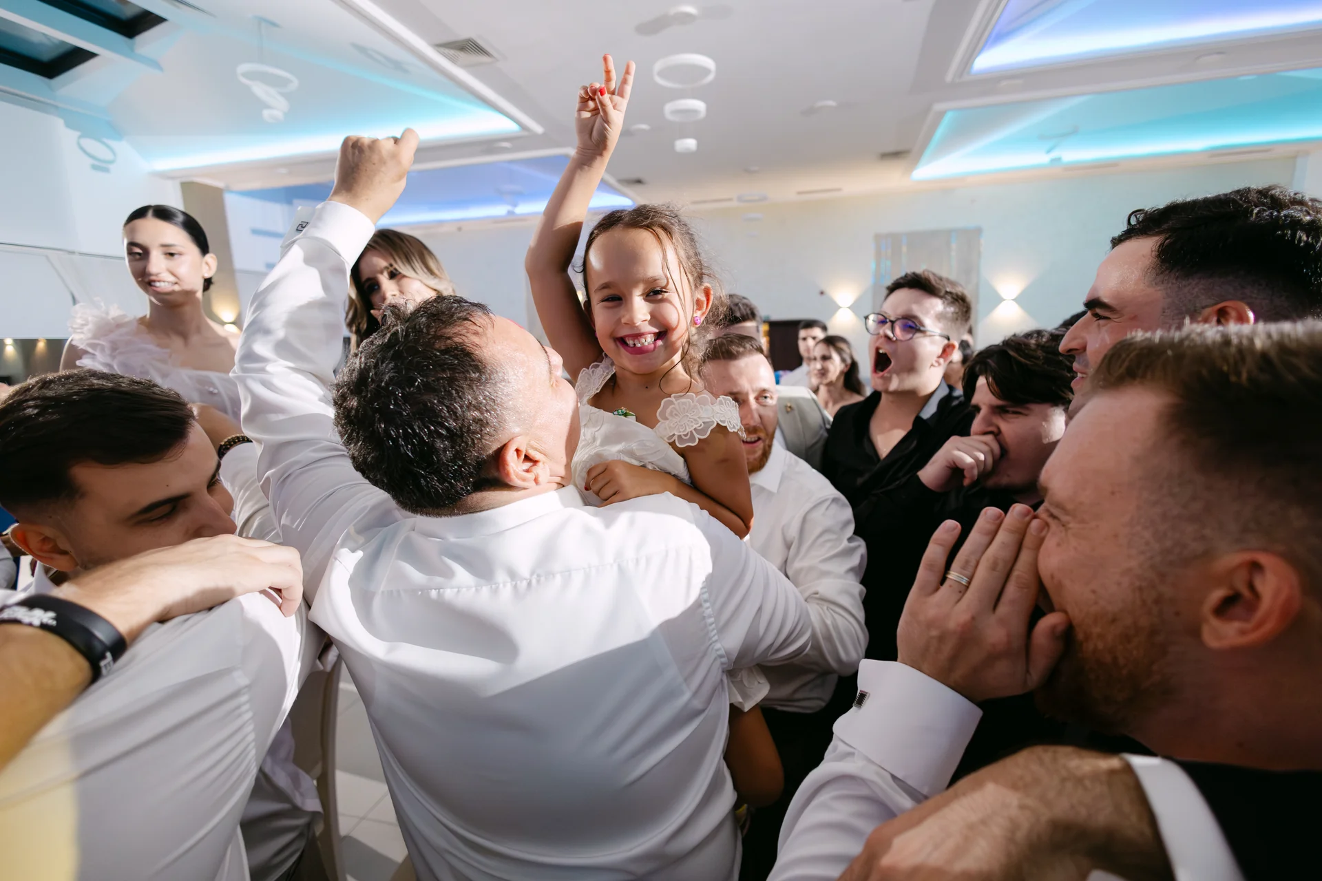 Andreea & Ștefan — nunta andreea stefan cluj miri moment intim dans lent petrecere noapte — fotograf nuntă