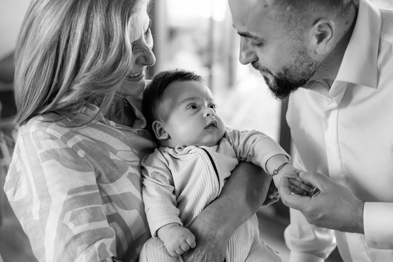 Botezul lui Andrei — botez da pino cluj bw familie trei mana inel semnatura — fotograf botez
