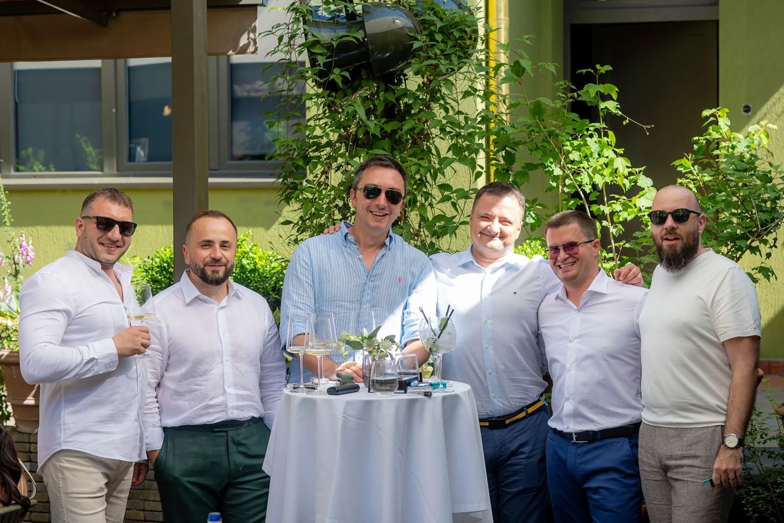 Botezul lui Andrei — botez da pino cluj patru fete selfie luminite da pino seara — fotograf botez