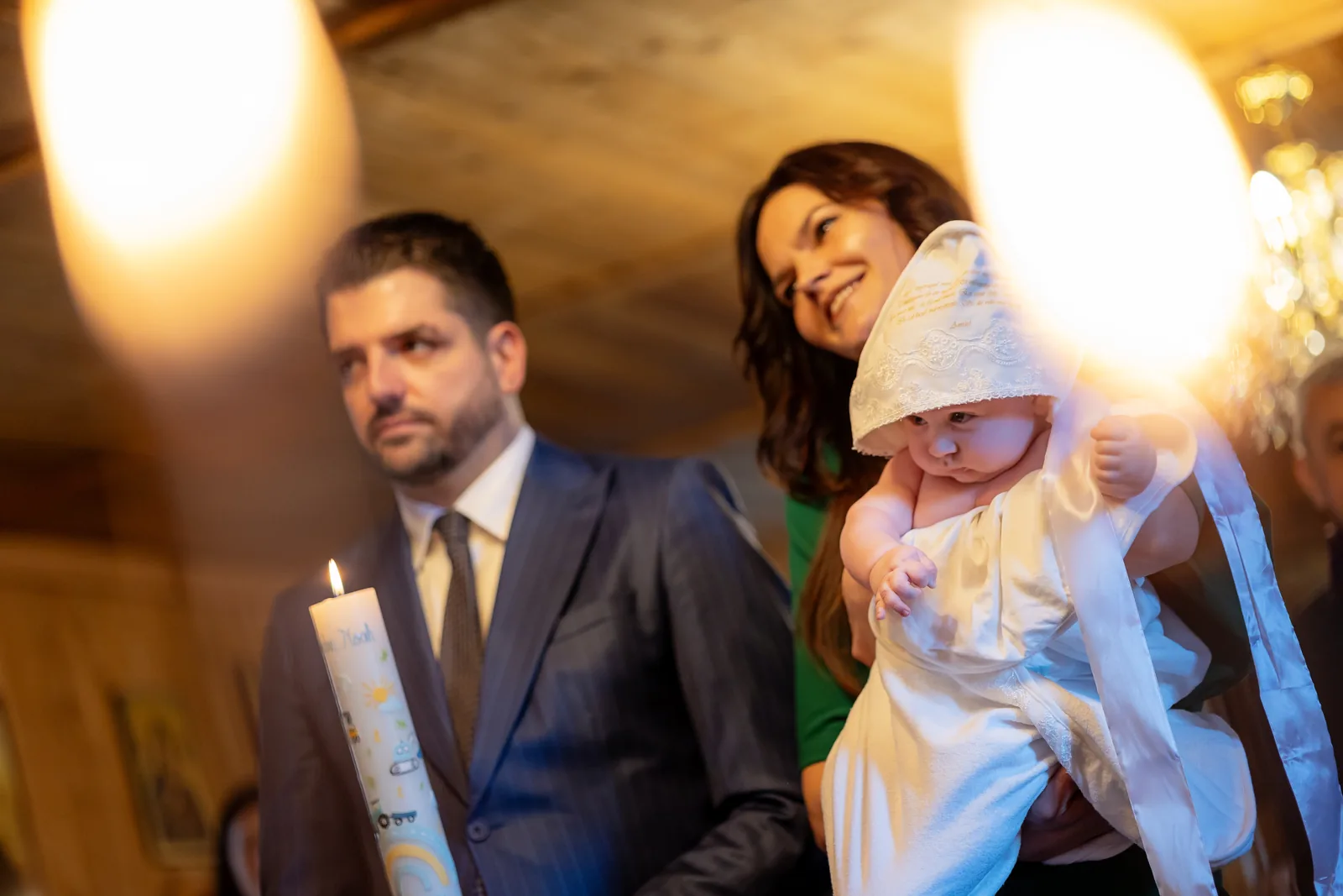 Botezul lui Andrei Noah — botez andrei noah radisson blu cluj mama verde prosop lumanari bokeh — fotograf botez