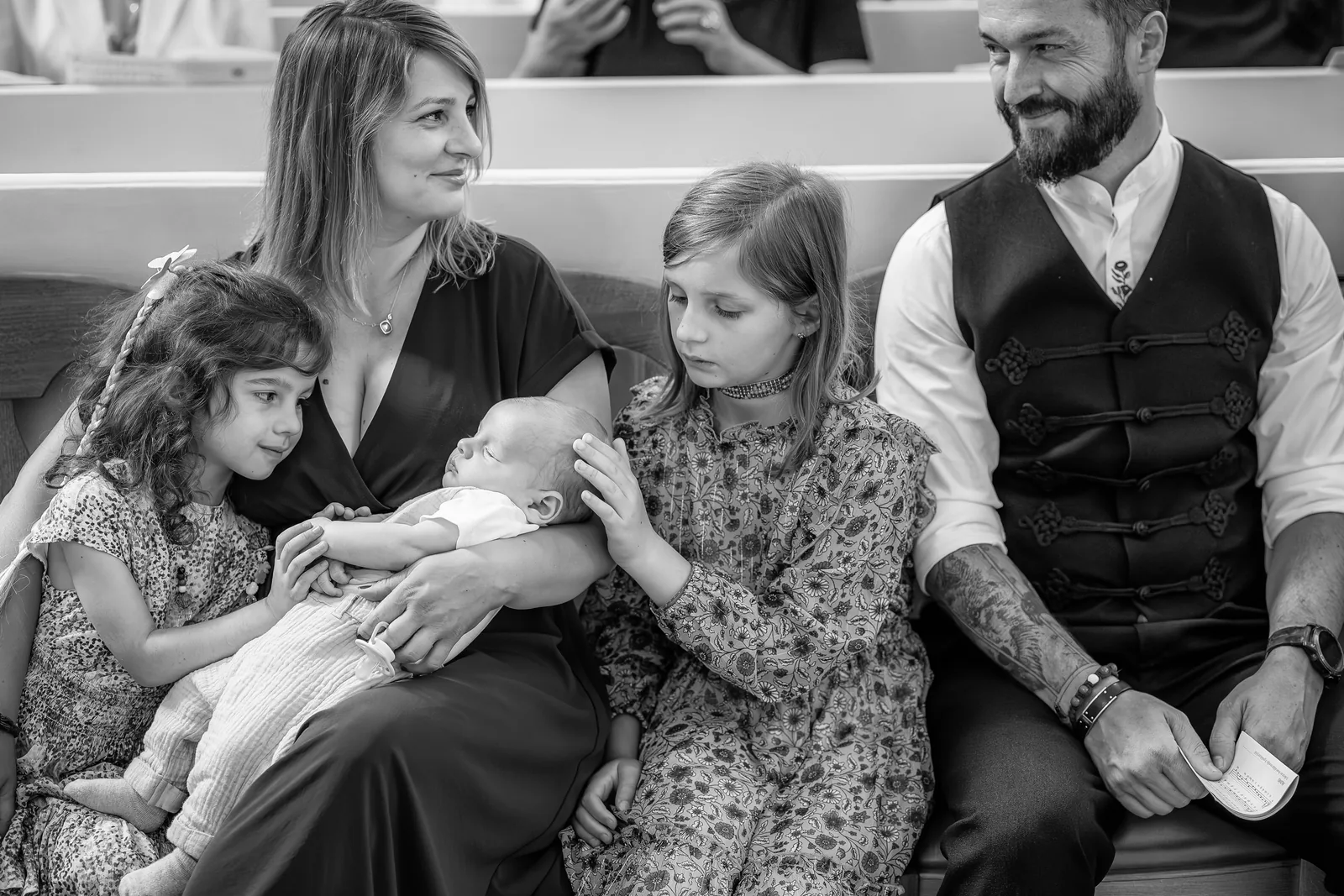 Botezul lui Aron — botez aron tamas bistro savadisla bw toti patru banca familie — fotograf botez