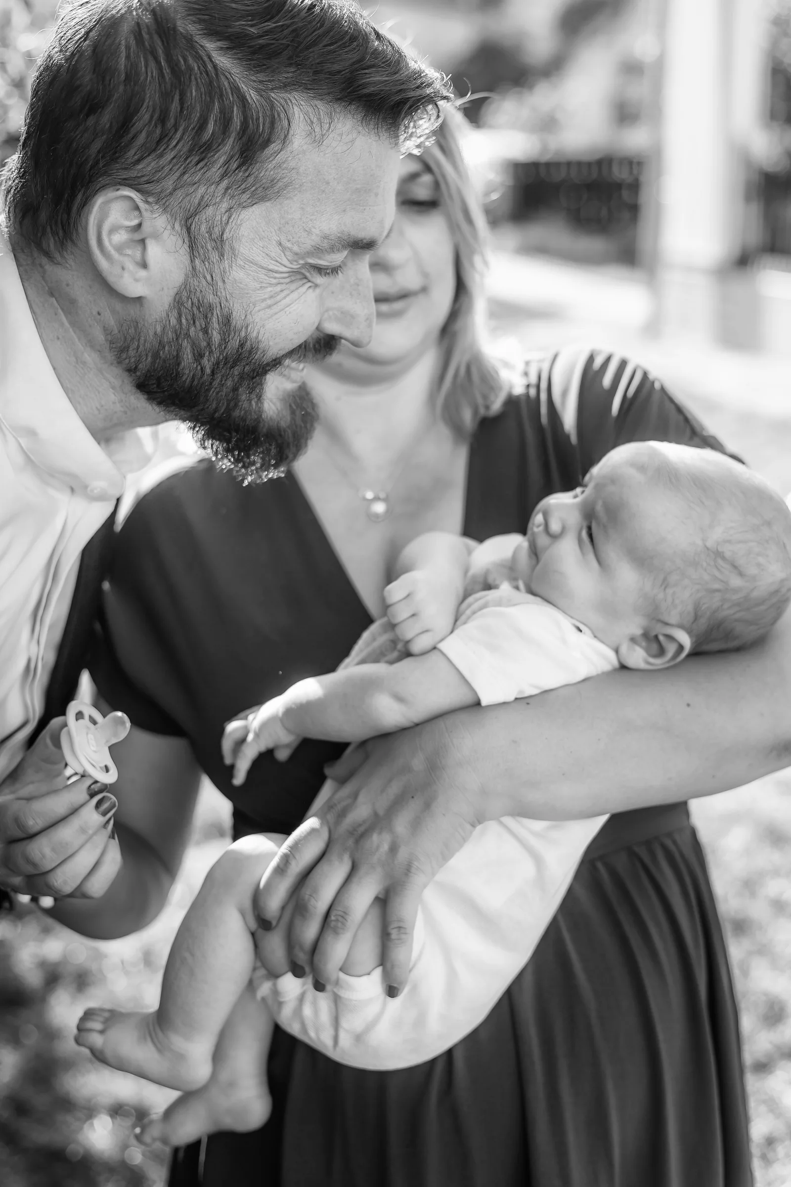 Botezul lui Aron — botez aron tamas bistro savadisla bw parinti frunte aron savadisla — fotograf botez