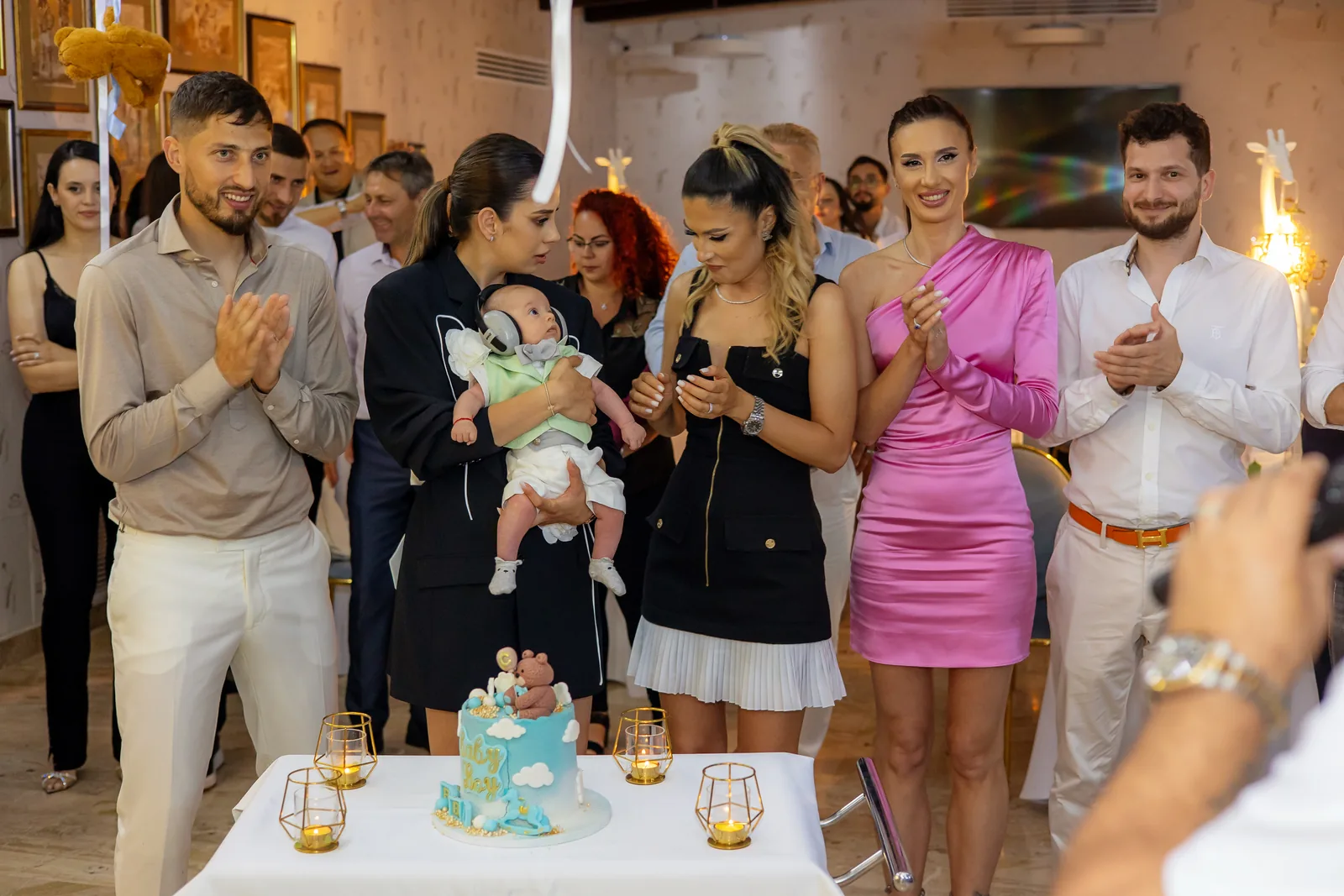 Botezul lui Cezar — botez theodora golf alba iulia tort parinti bebe aplauze — fotograf botez