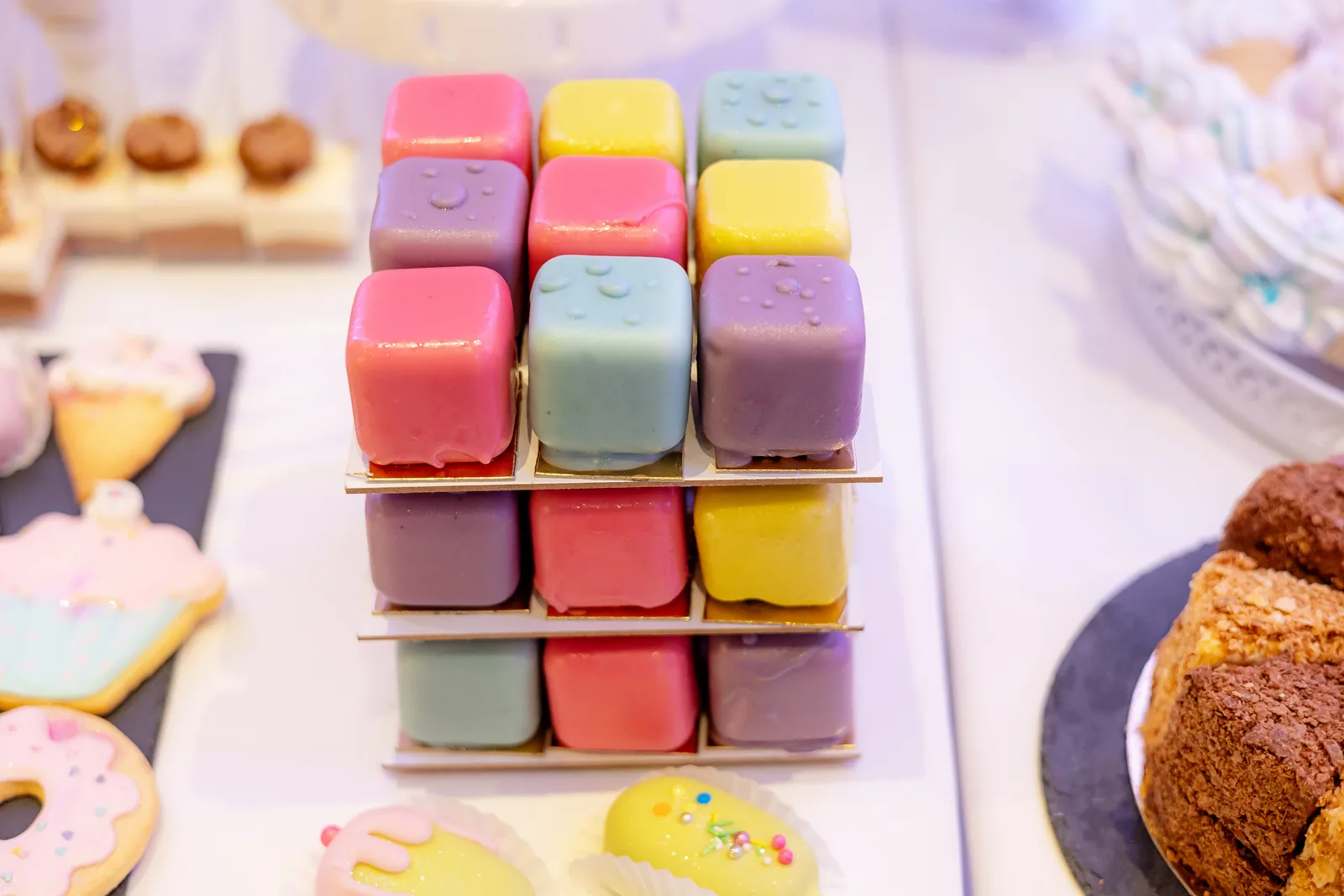 Botezul Clarei — botez restaurant rod cluj candy bar prajituri patrate — fotograf botez