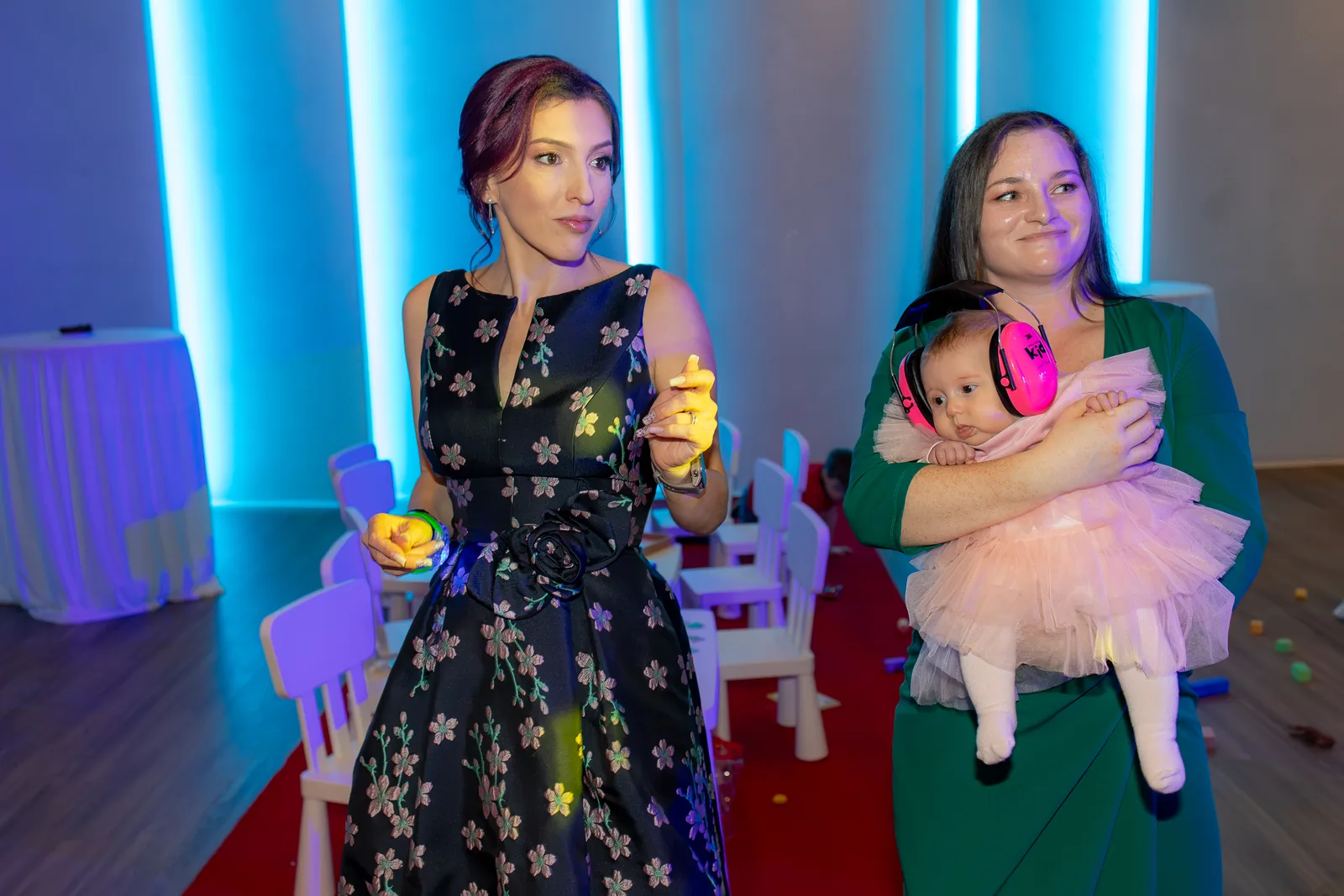 Botezul Clarei — botez restaurant rod cluj mama clara casti protectoare roz atipic — fotograf botez
