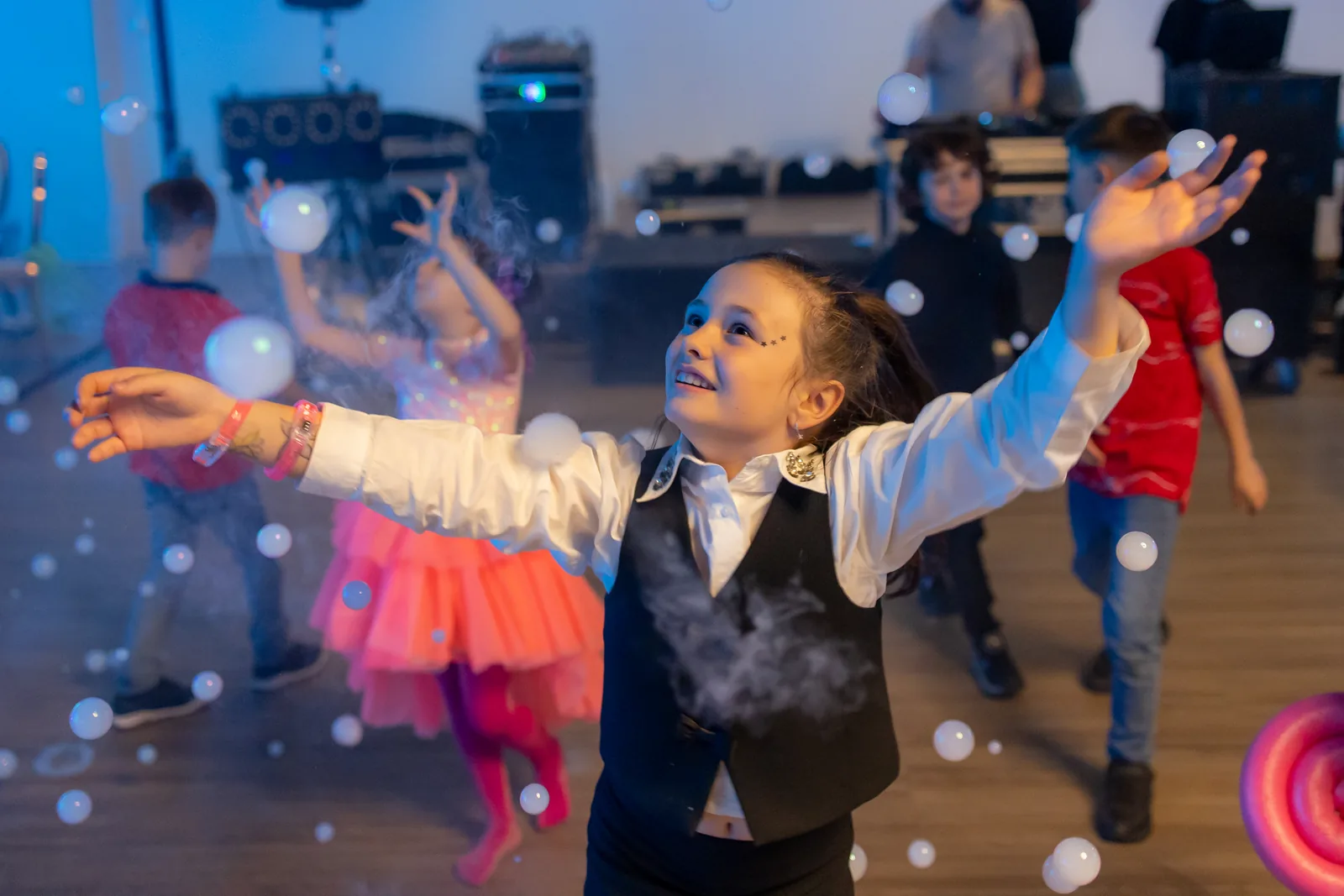 Botezul Clarei — botez restaurant rod cluj copil bule lumini scena — fotograf botez