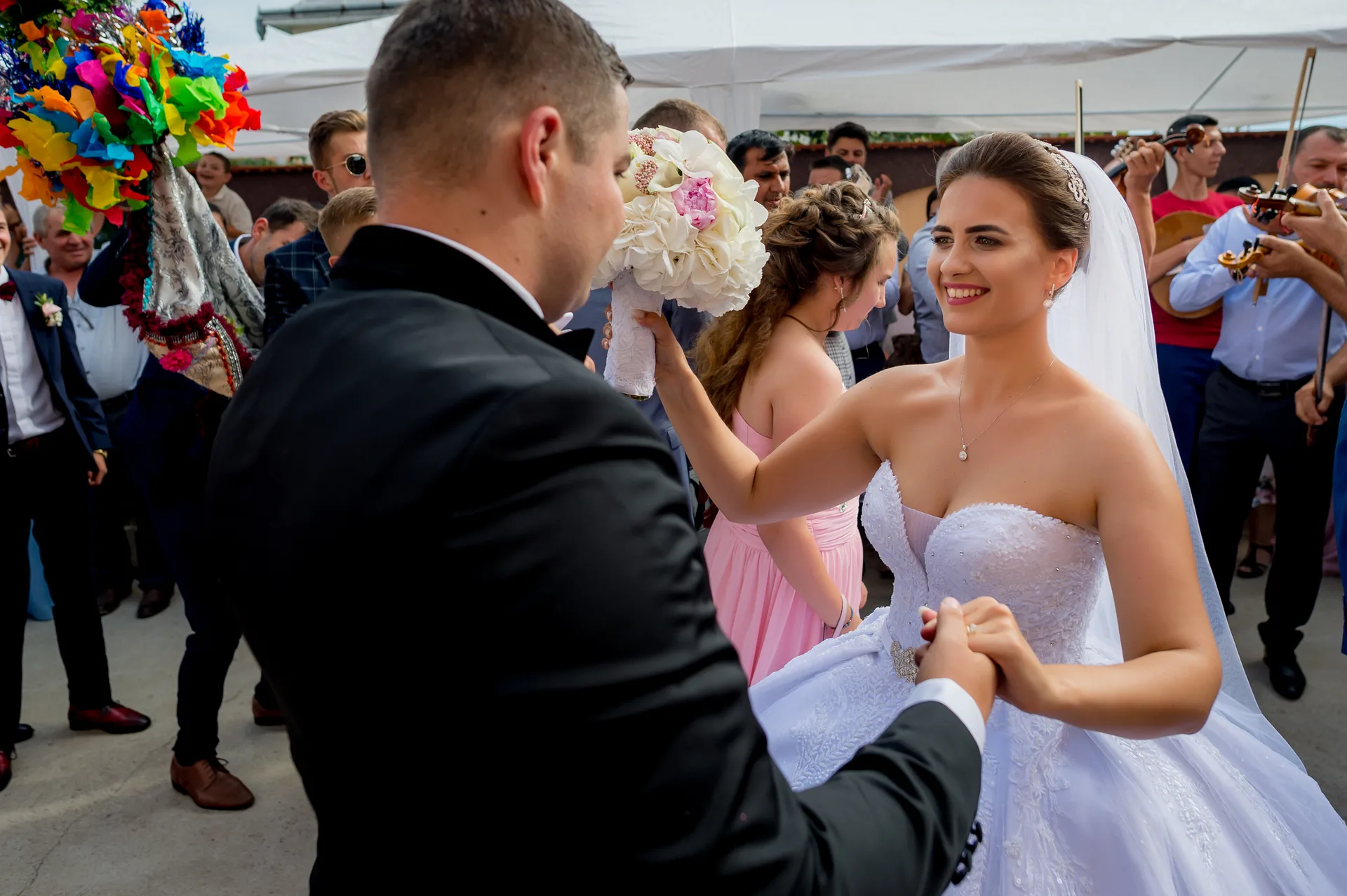 Cristina & Daniel — nunta negresti cristina daniel negresti cuplu dans traditional pompon — fotograf nuntă