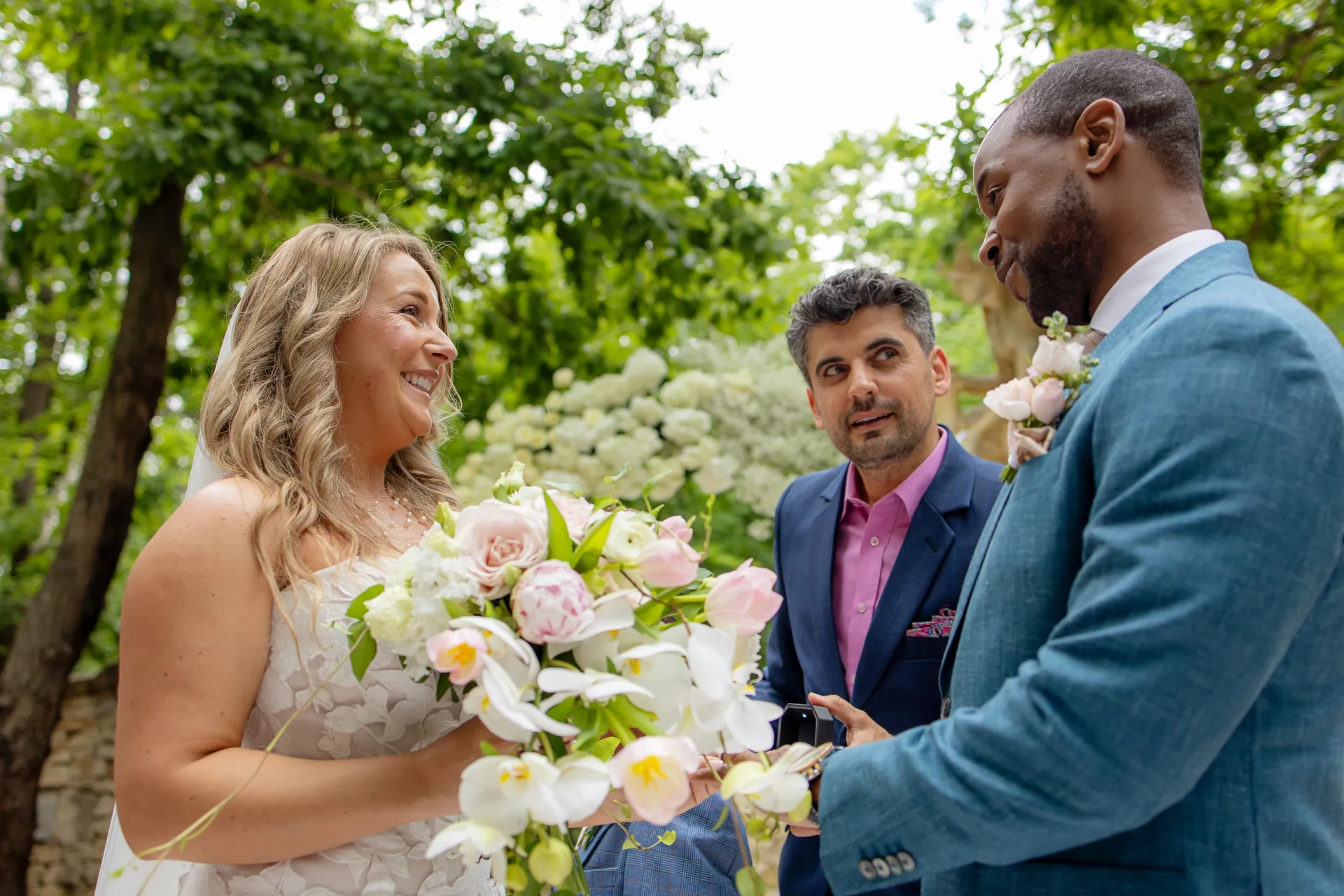 Dami & Chris — nunta sun garden resort cluj miri verighete ceremonie officiant — fotograf nuntă