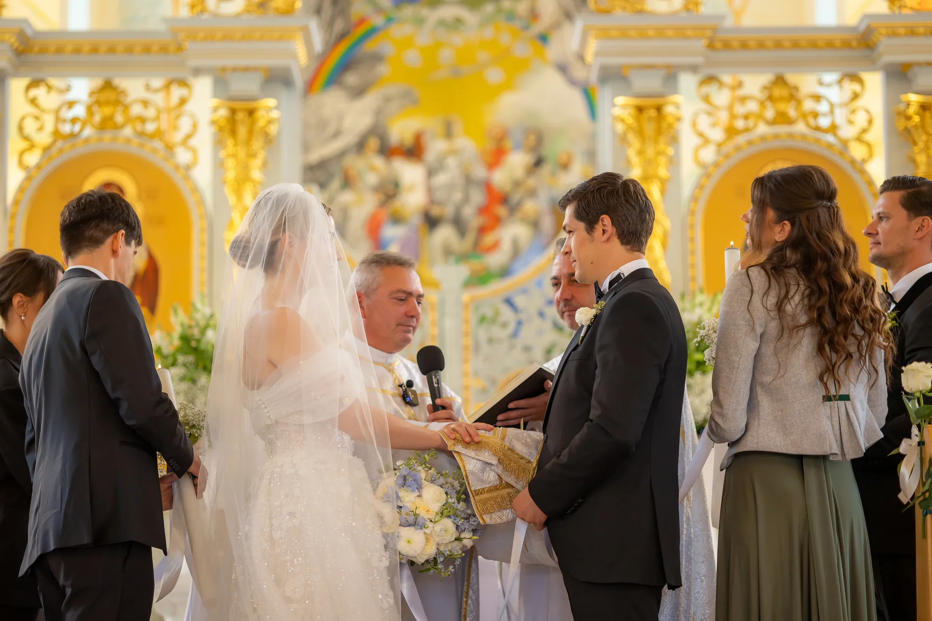 Denisa & Mihai — nunta secret garden danesti maramures ceremonie religioasa altar biserica — fotograf nuntă