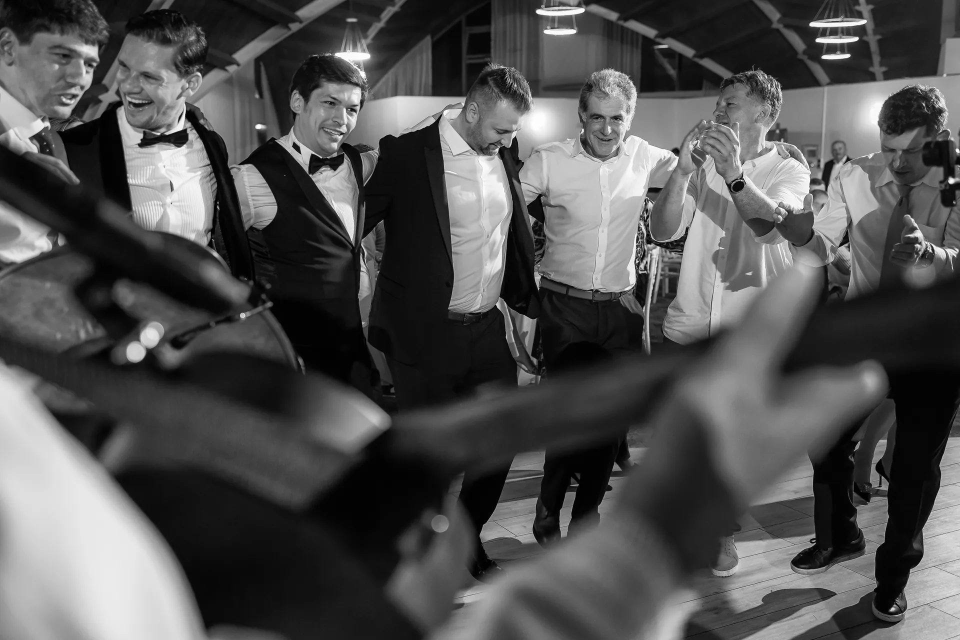 Denisa & Mihai — nunta secret garden danesti maramures cavaleri onoare dans petrecere — fotograf nuntă