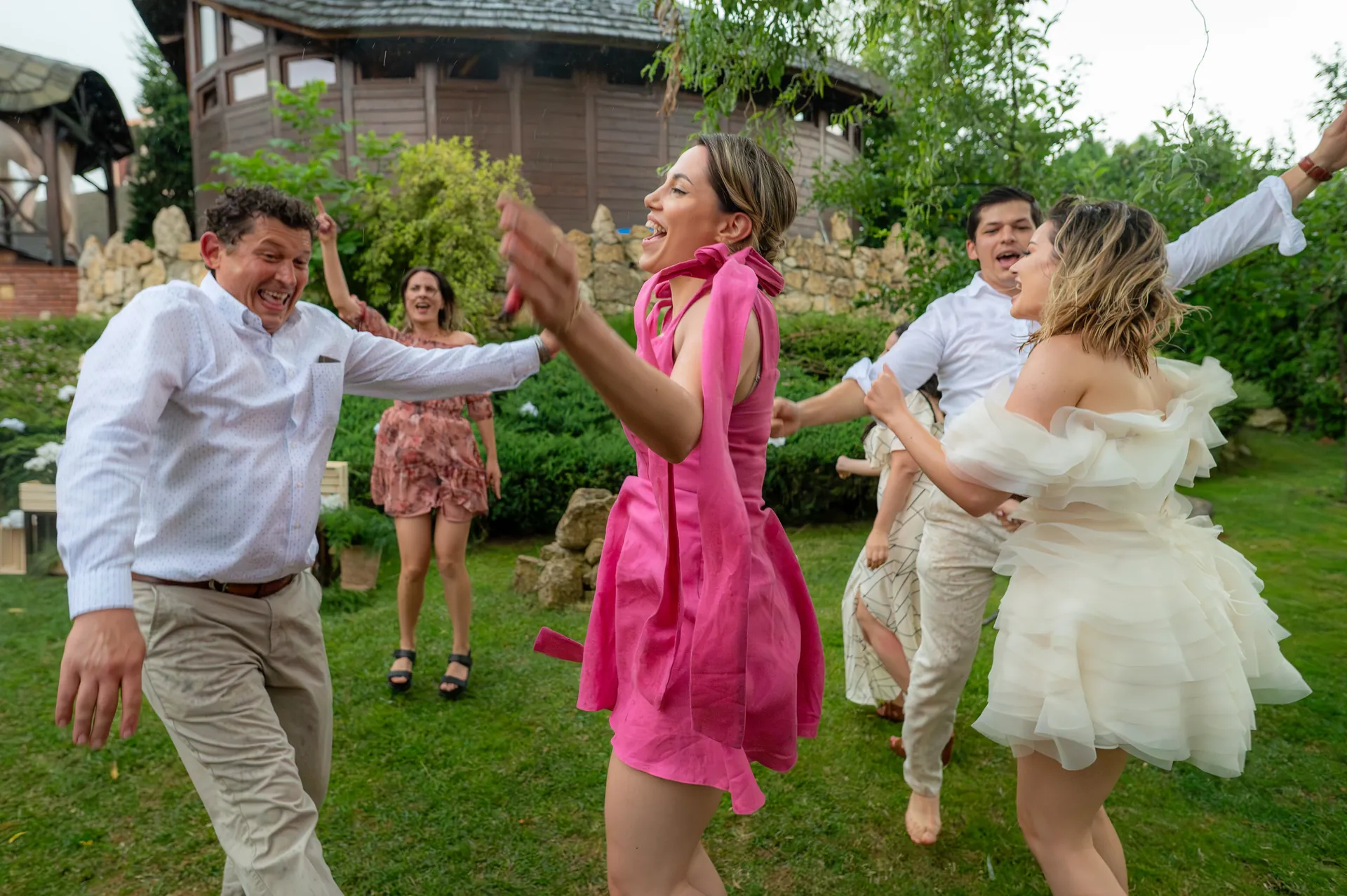 Denisa & Mihai — nunta secret garden danesti maramures dans ploaie invitati cununie civila — fotograf nuntă