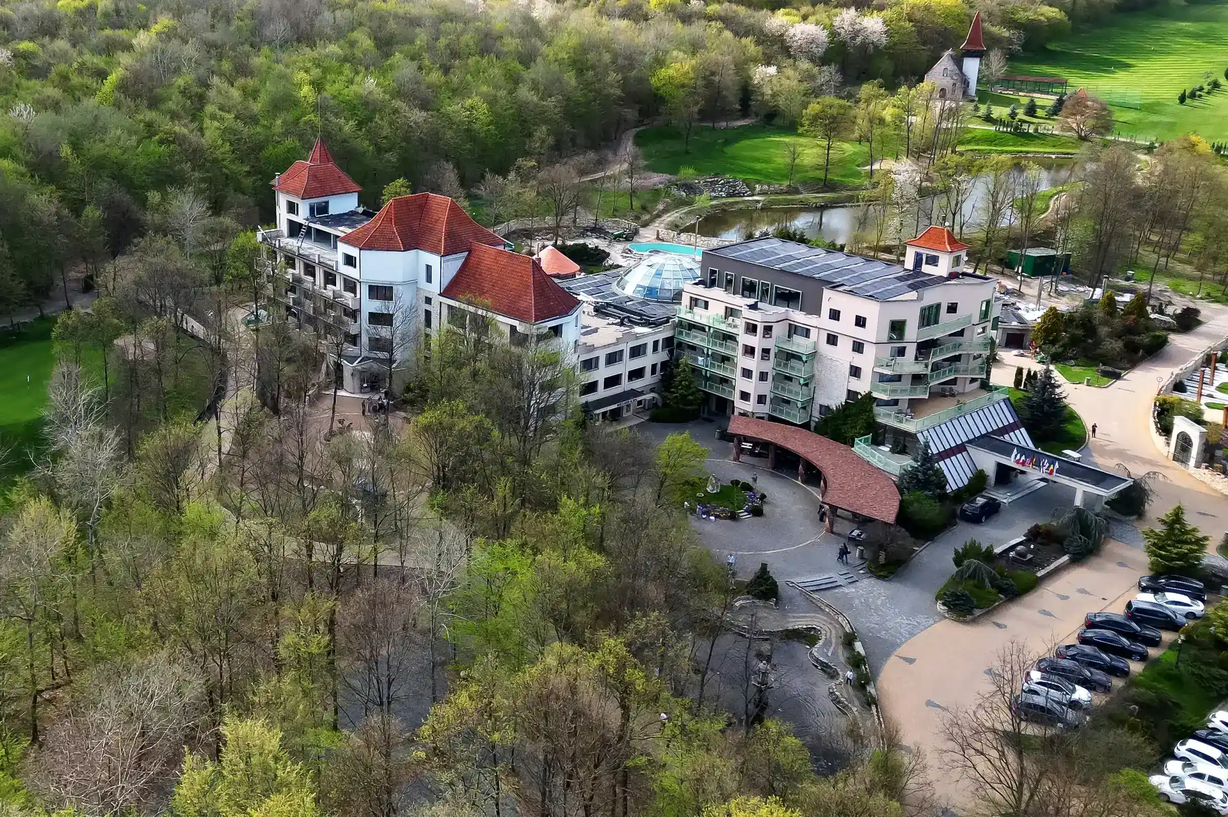 Botezul lui Elias Matei — botez elias matei sun garden cluj drone aerial buildings pool resort — fotograf botez