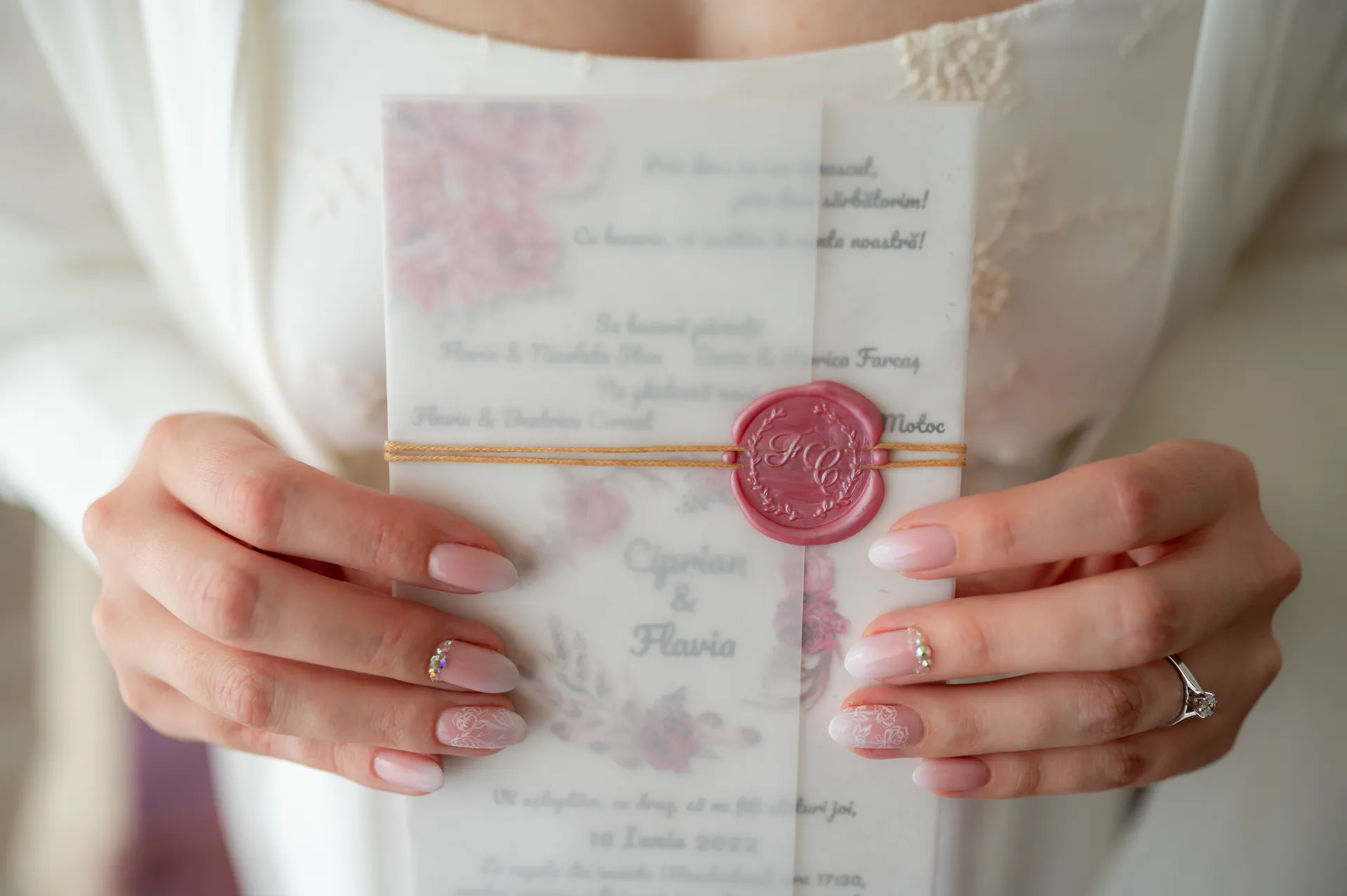 Flavia & Cipri — nunta wonderland cluj flavia cipri invitatie sigiliu ceara detaliu — fotograf nuntă
