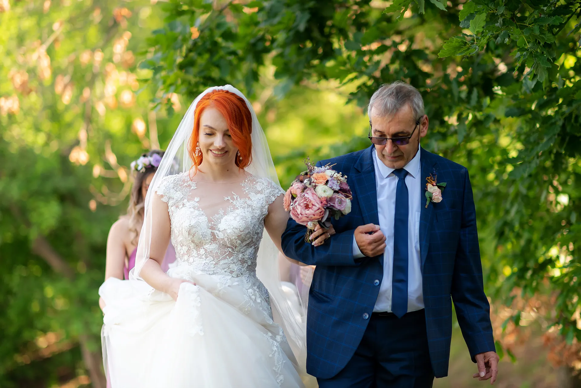 Flavia & Cipri — nunta wonderland cluj flavia cipri mireasa tatal verde drumul altar — fotograf nuntă