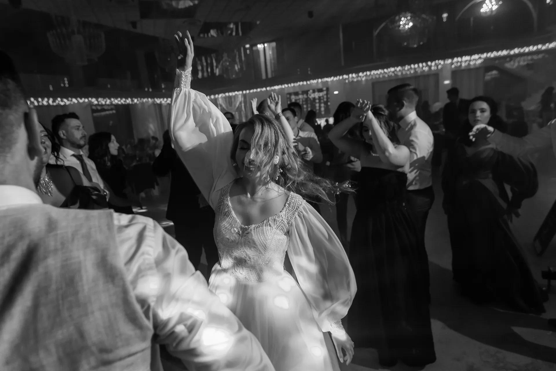 Flavia & Cipri — nunta wonderland cluj flavia cipri mireasa dans energie petrecere — fotograf nuntă