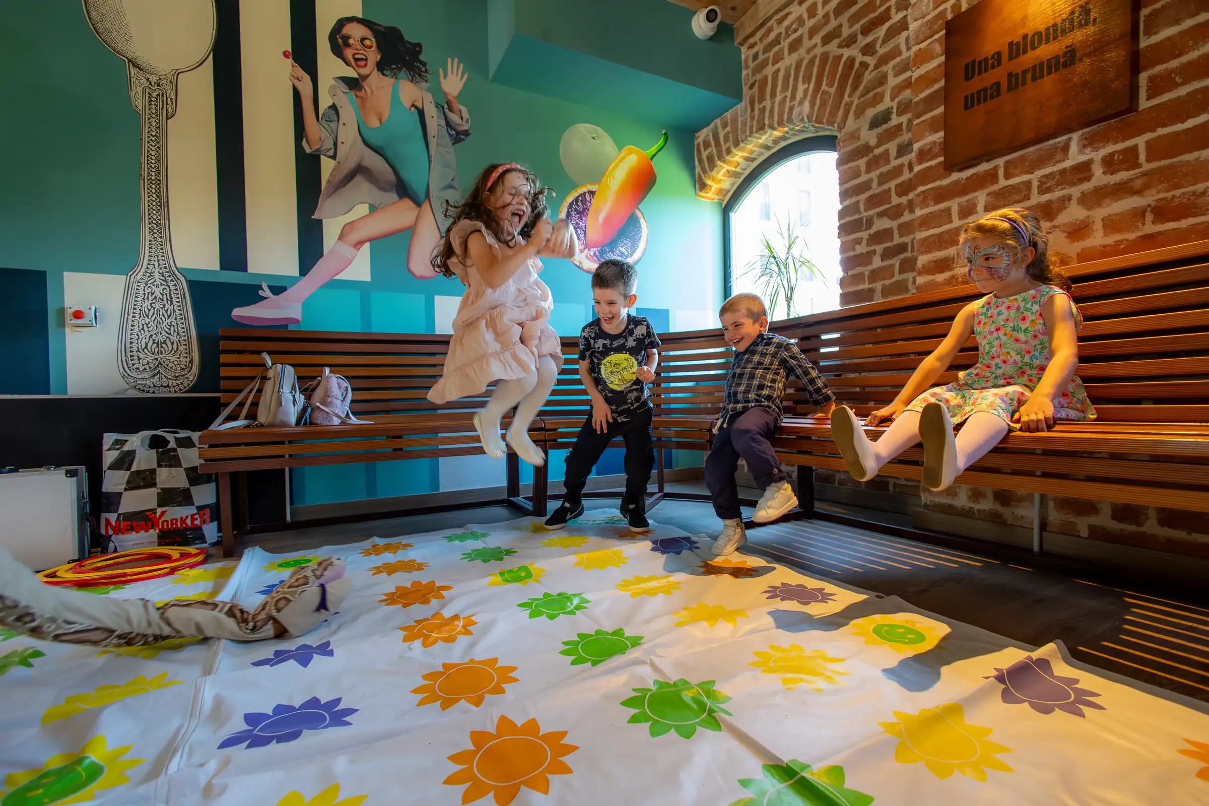 Botezul Fridei — botez frida bruto cluj copii twister action mural bruto — fotograf botez