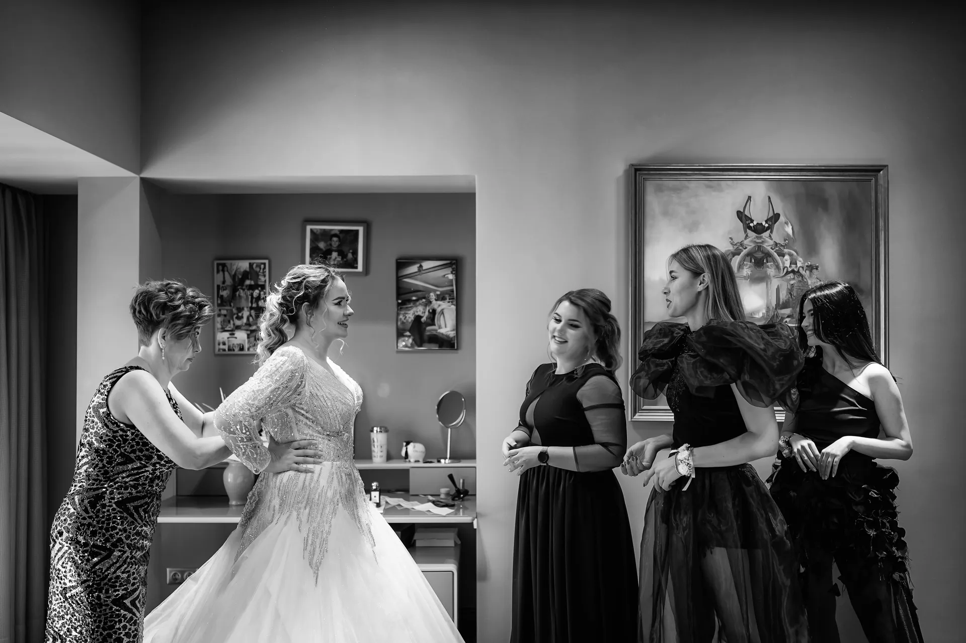 Iulia & Andrei — nunta grand hotel italia cluj mireasa rochie mama bw — fotograf nuntă