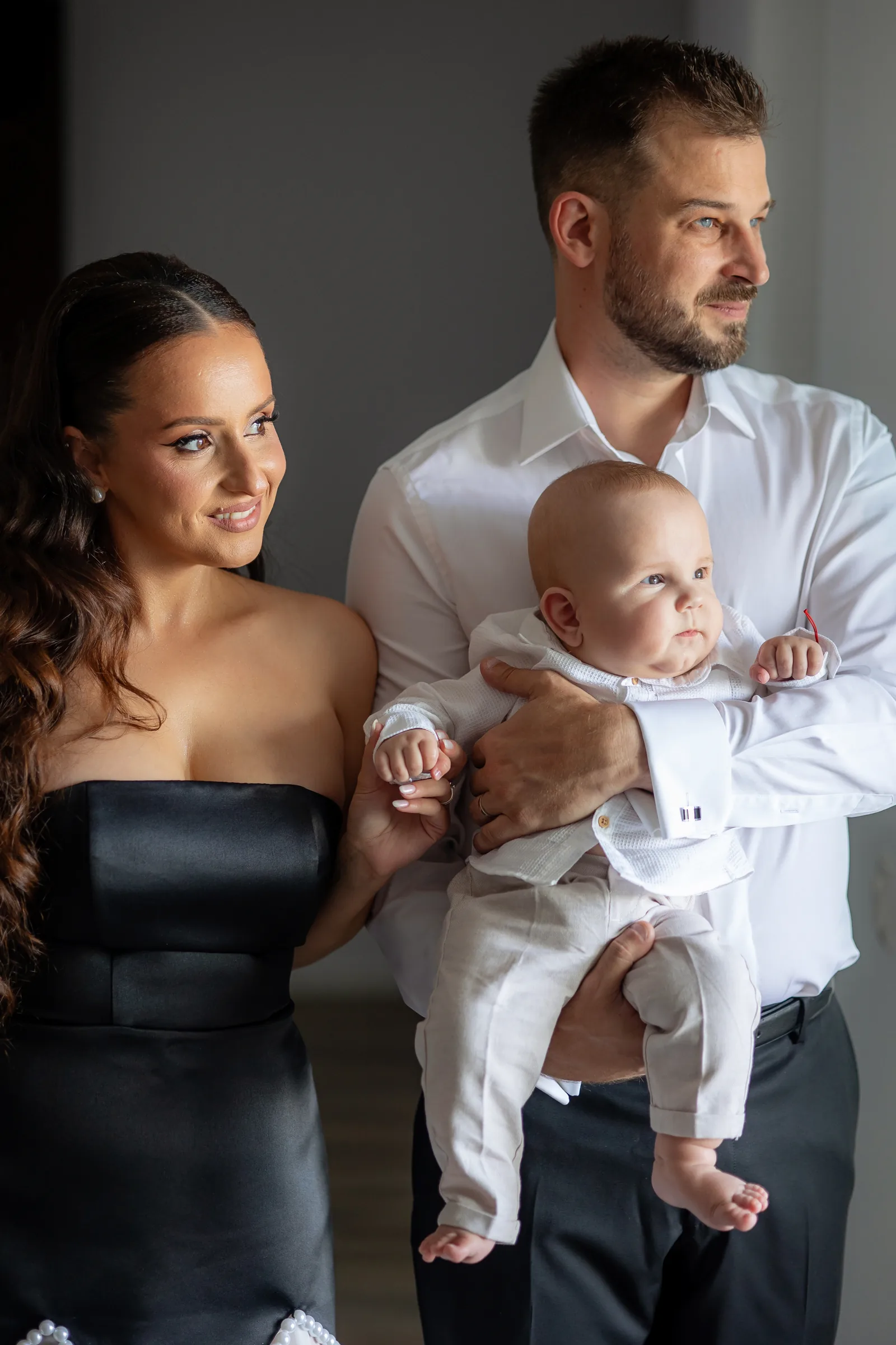 Botezul lui Ivan — botez ivan fabrica events cluj newborn fereastra mama tata ivan color — fotograf botez