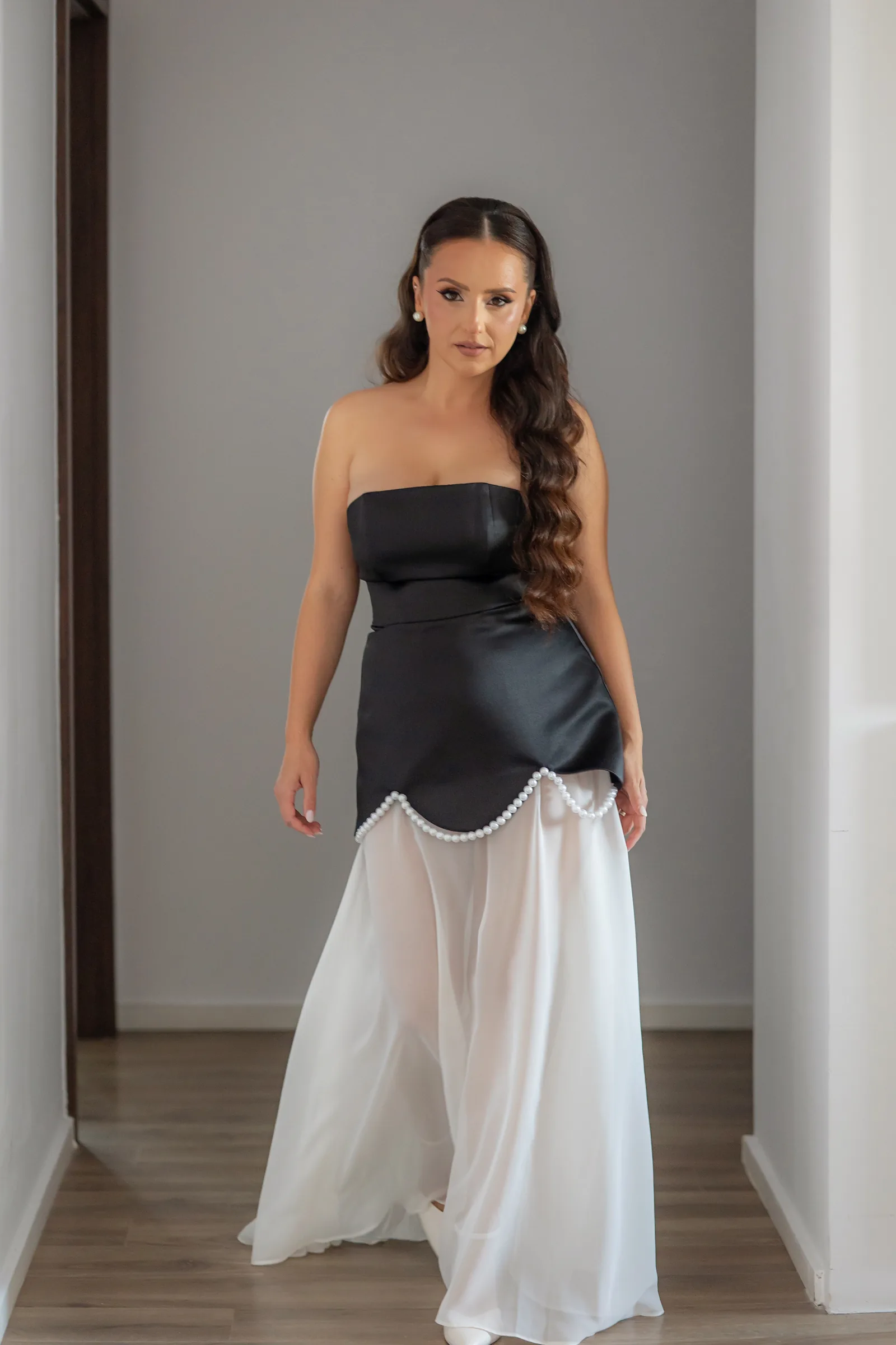 Botezul lui Ivan — botez ivan fabrica events cluj mama hol rochie satin negru — fotograf botez