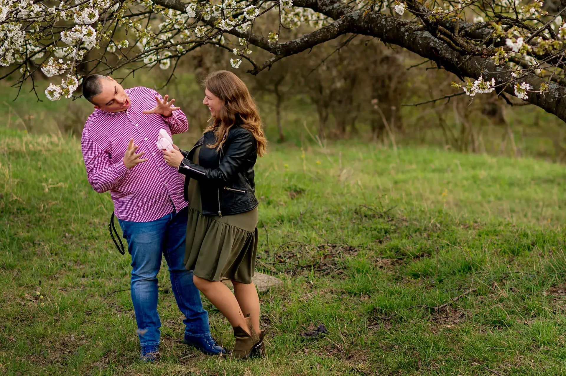 La cireși — Spring Love — familie la ciresi spring cluj 03 — fotograf familie