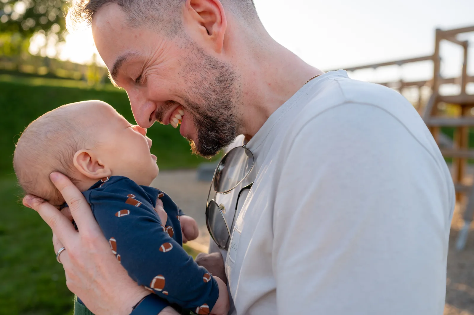 Botezul lui Liam — botez upplace cluj tata liam nas la nas golden hour — fotograf botez