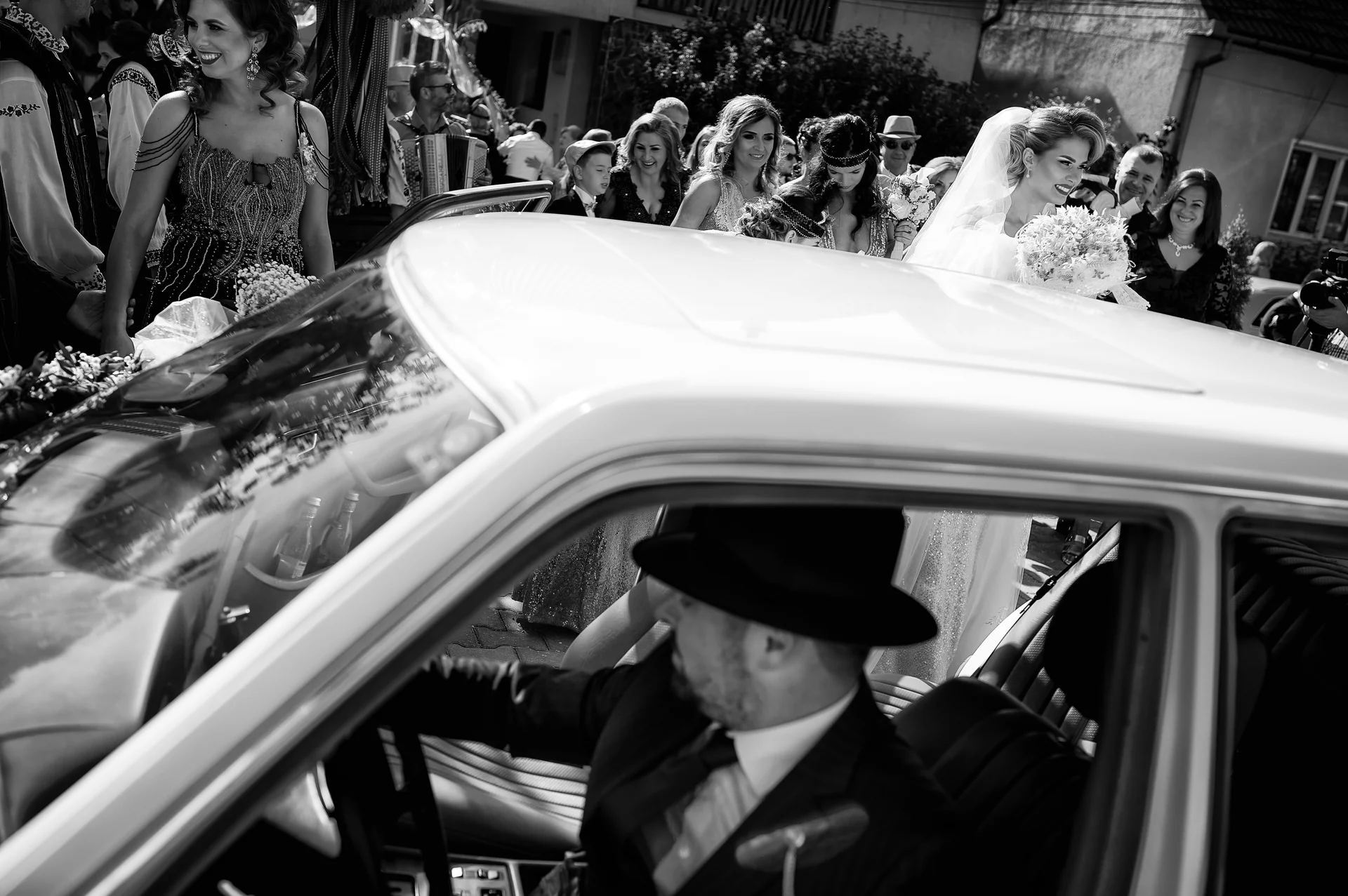 Lorena & Ionuț — nunta rab targu mures gatsby mire prieteni pregatire ras candid — fotograf nuntă