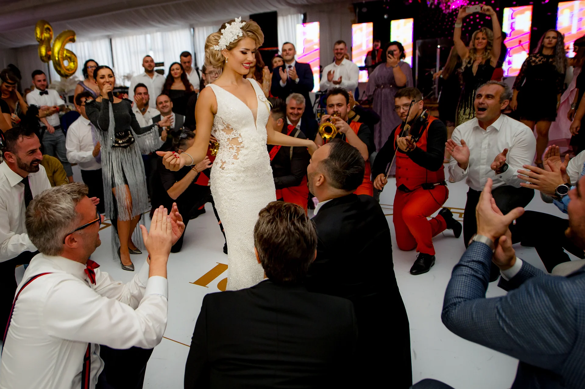 Lorena & Ionuț — nunta rab targu mures gatsby mireasa prietena ras candid lumini verzi — fotograf nuntă