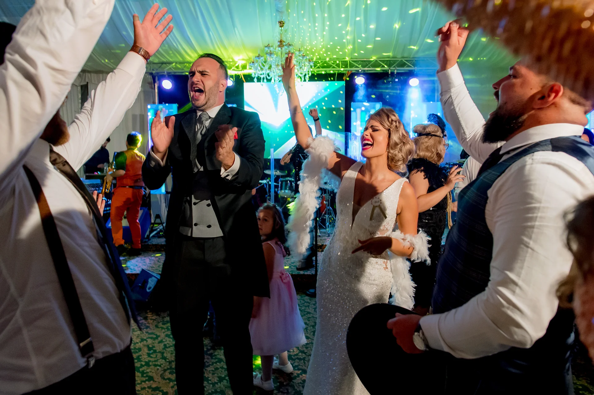 Lorena & Ionuț — nunta rab targu mures gatsby miri moment intim colt cort intre momente — fotograf nuntă