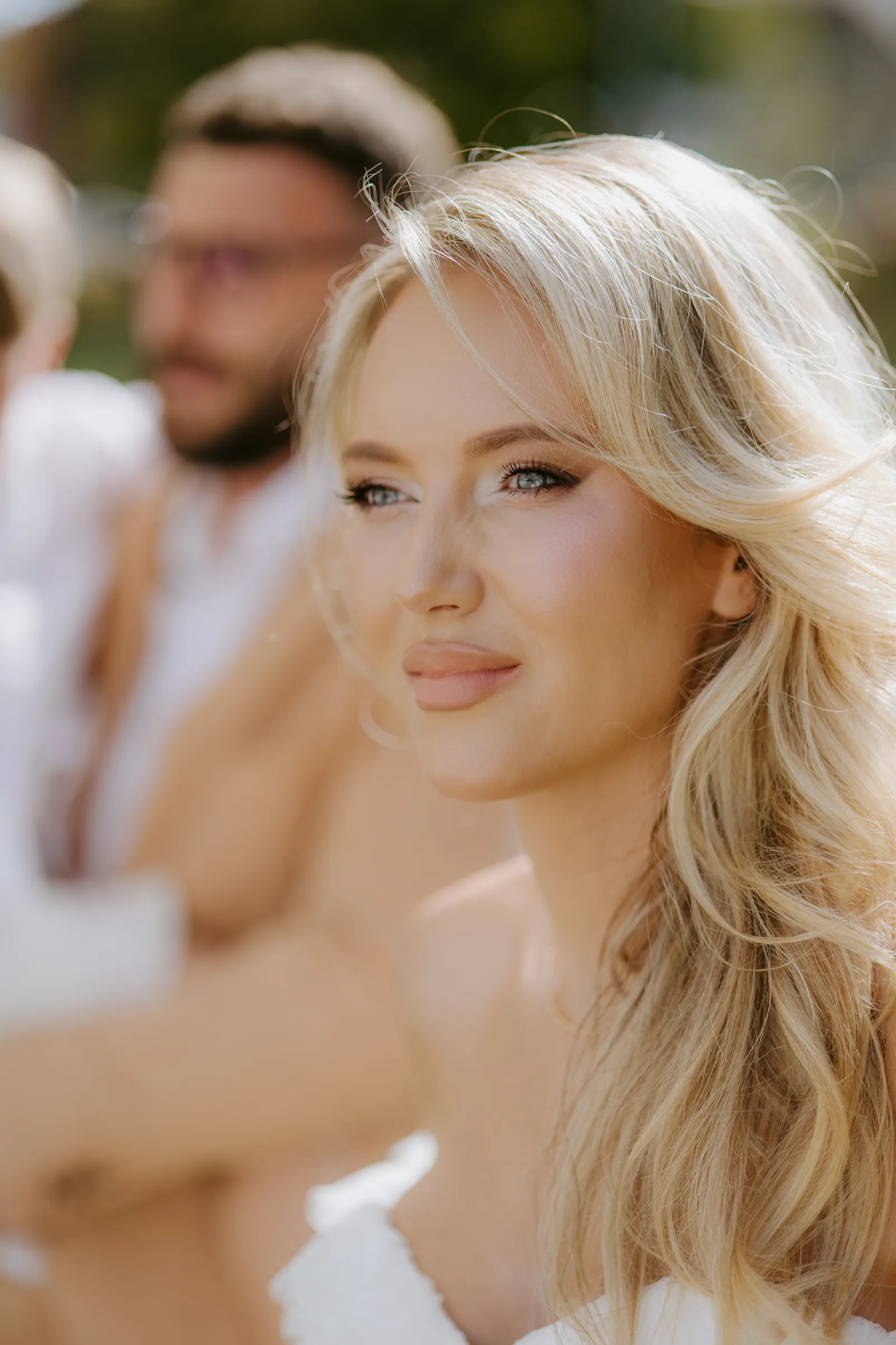Botezul Lunei — botez radisson blu cluj portret mama tata blur — fotograf botez