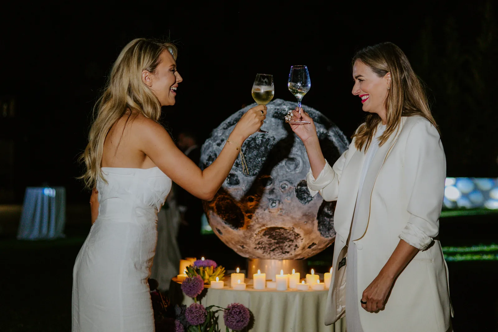 Botezul Lunei — botez radisson blu cluj femei toast luna noapte bw — fotograf botez