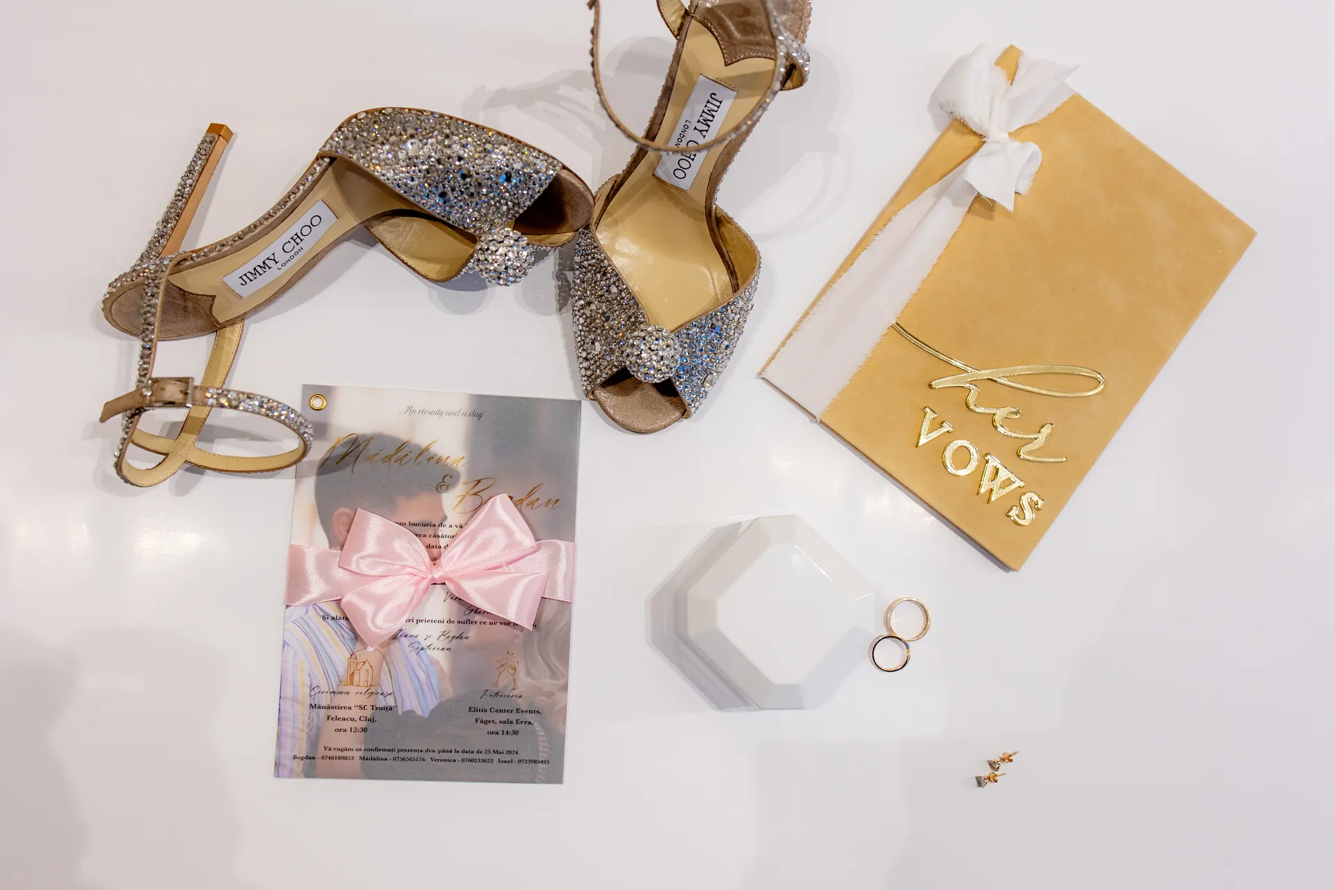 Mădălina & Bogdan — nunta elitis castel banffy cluj detalii pantofi invitatie verighete — fotograf nuntă
